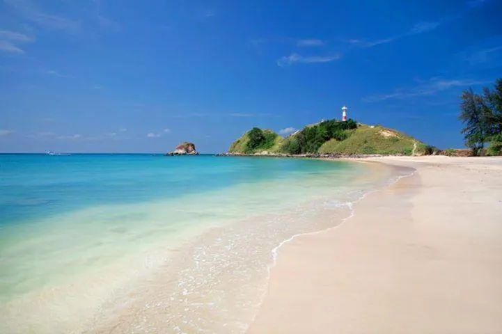 Property building in Lanta Infinity Resort - SHA Extra Plus