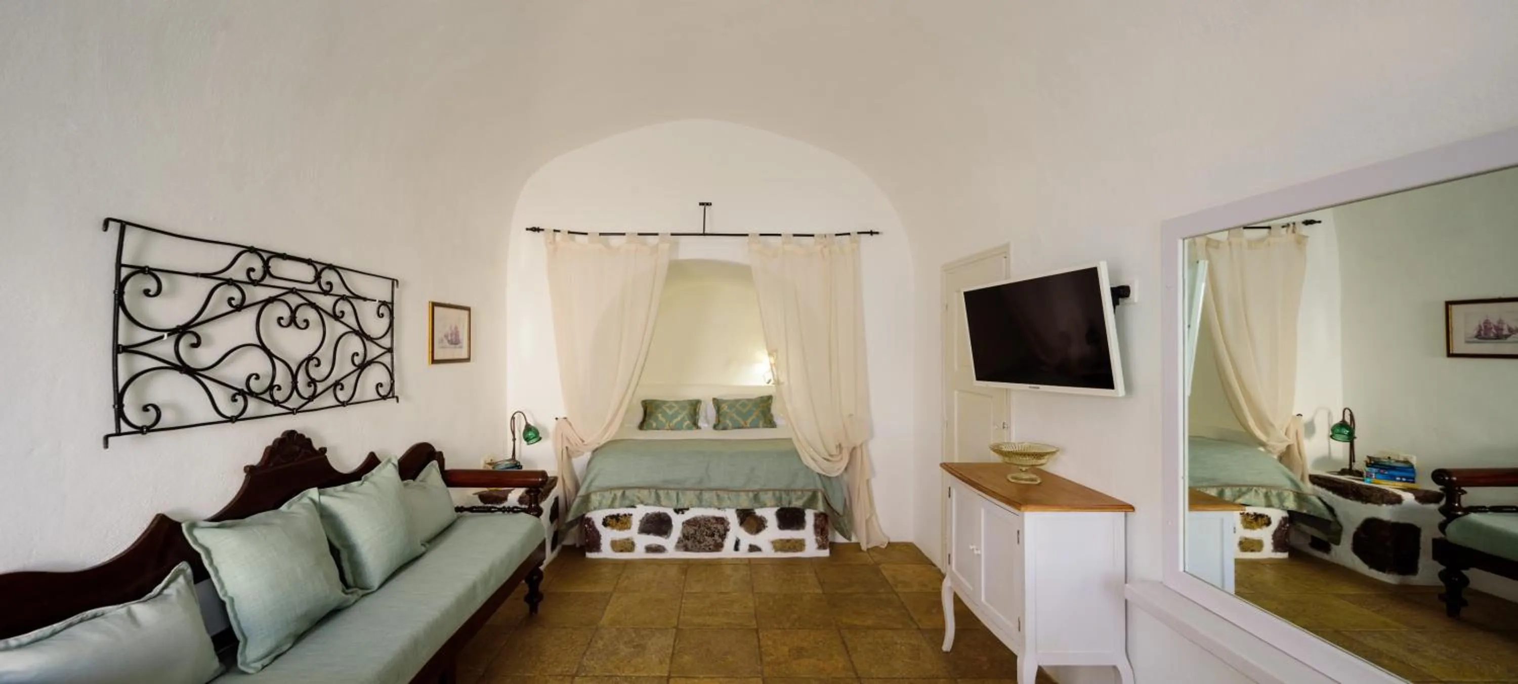 Bed in Fanari Villas