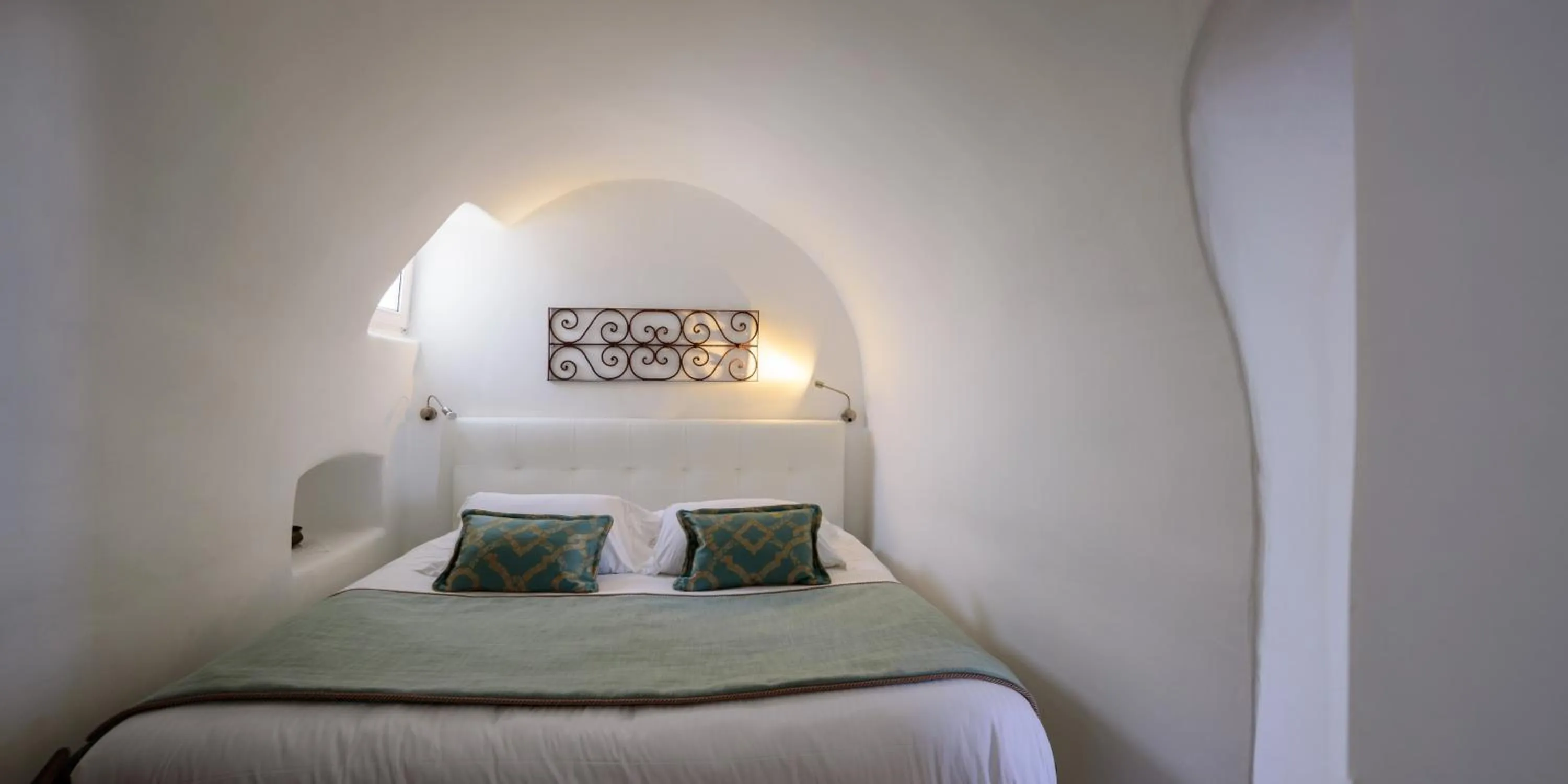 Bed in Fanari Villas