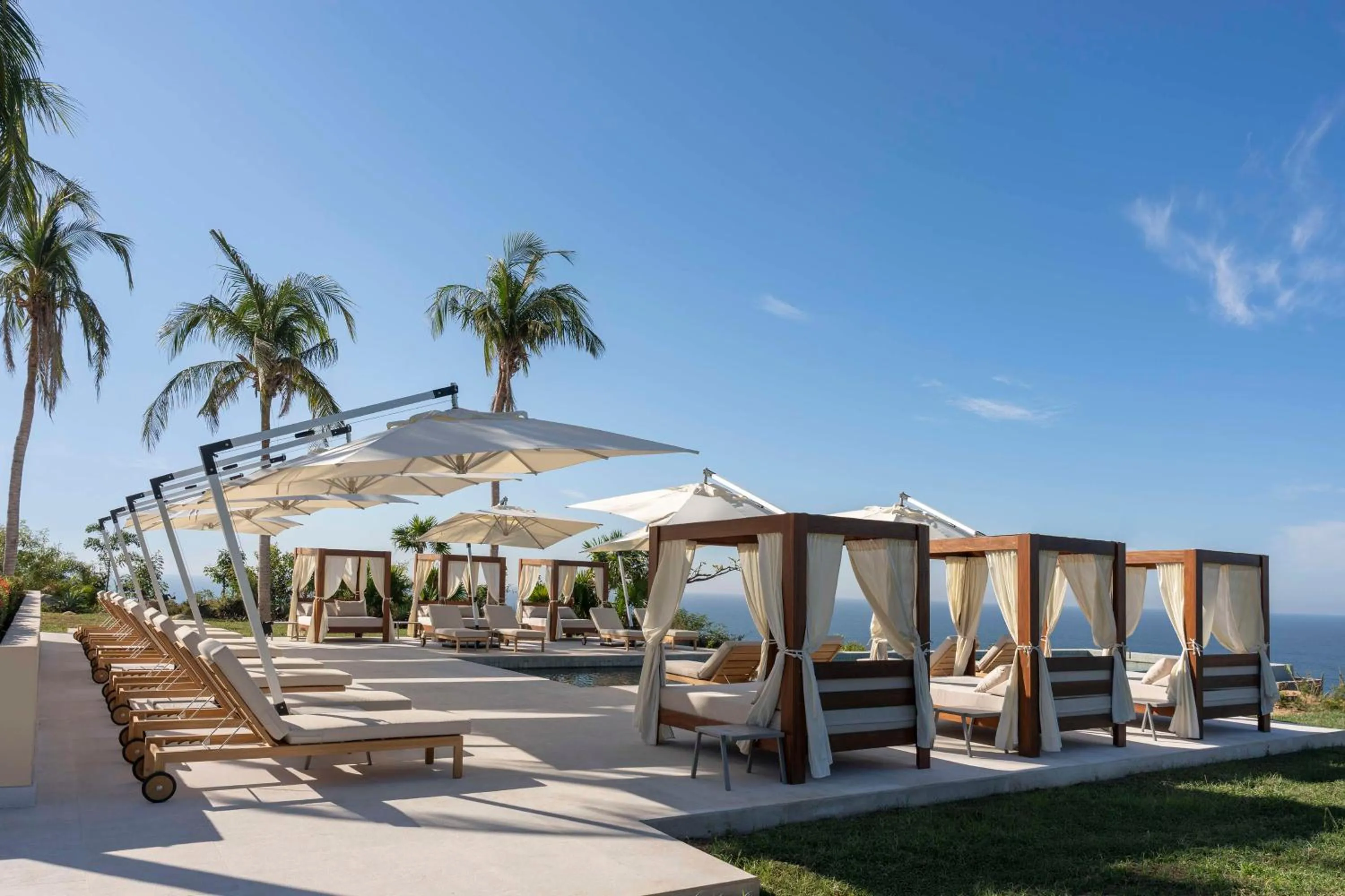 Pool view in Banyan Tree Cabo Marques