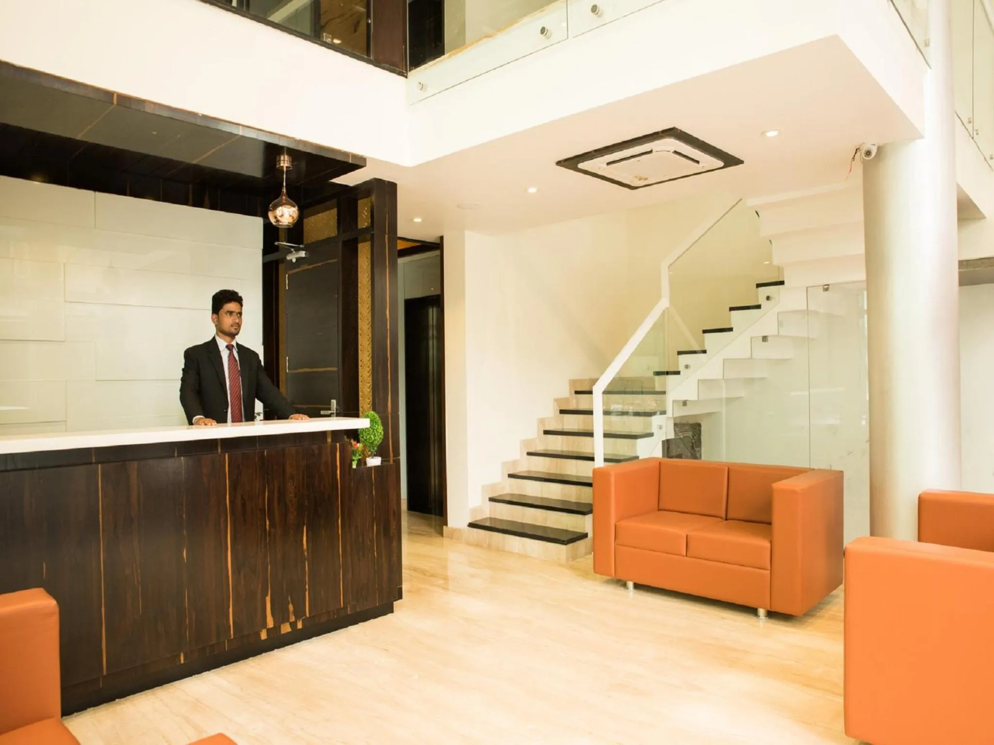 Lobby or reception in Hotel Sangat Regency