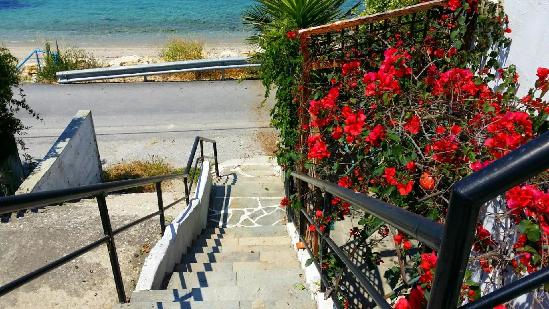 Property building in Acrogiali Sunshine
