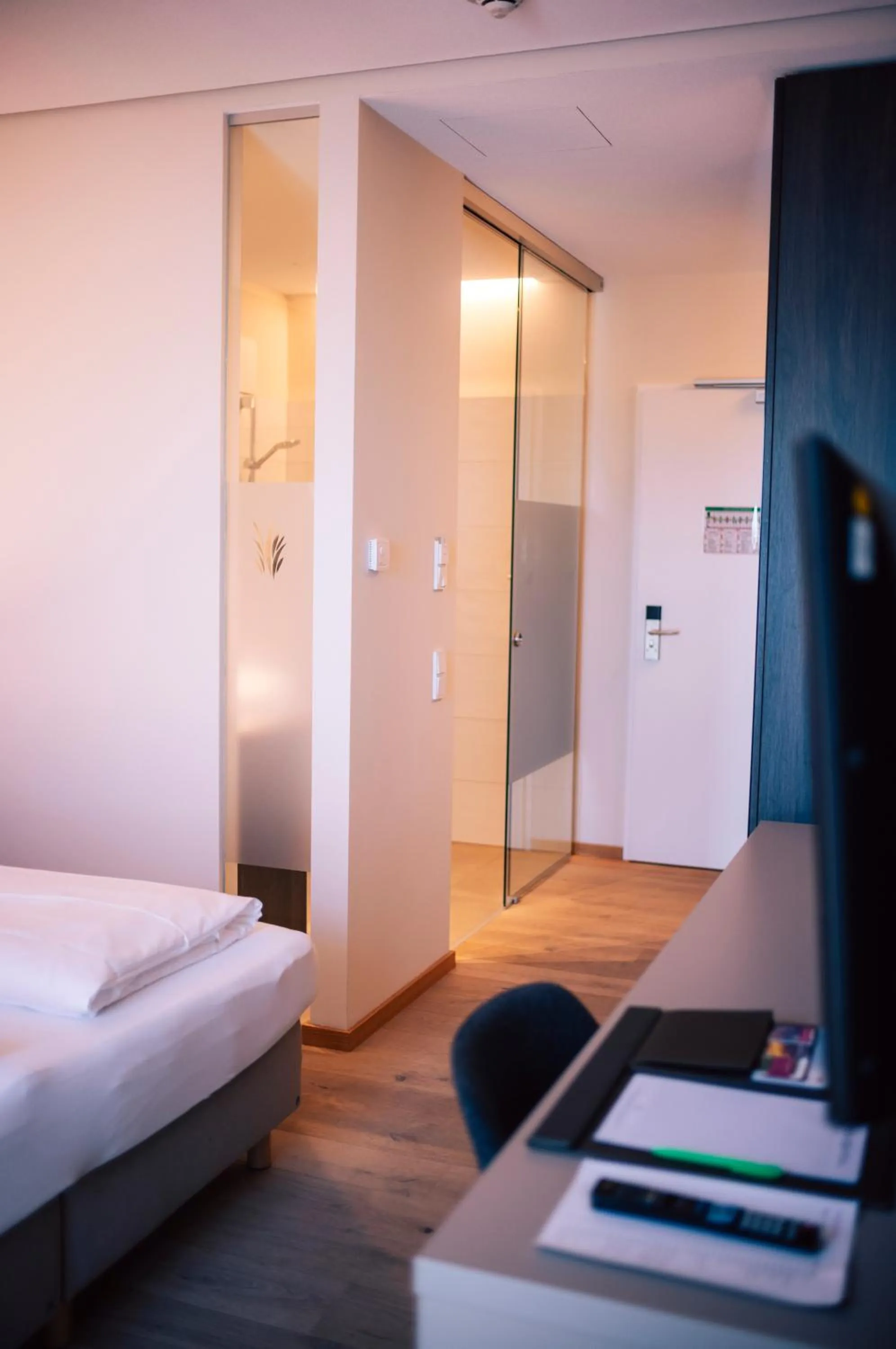 Photo of the whole room, Bed in Hotel Calamus - 4 Sterne Superior