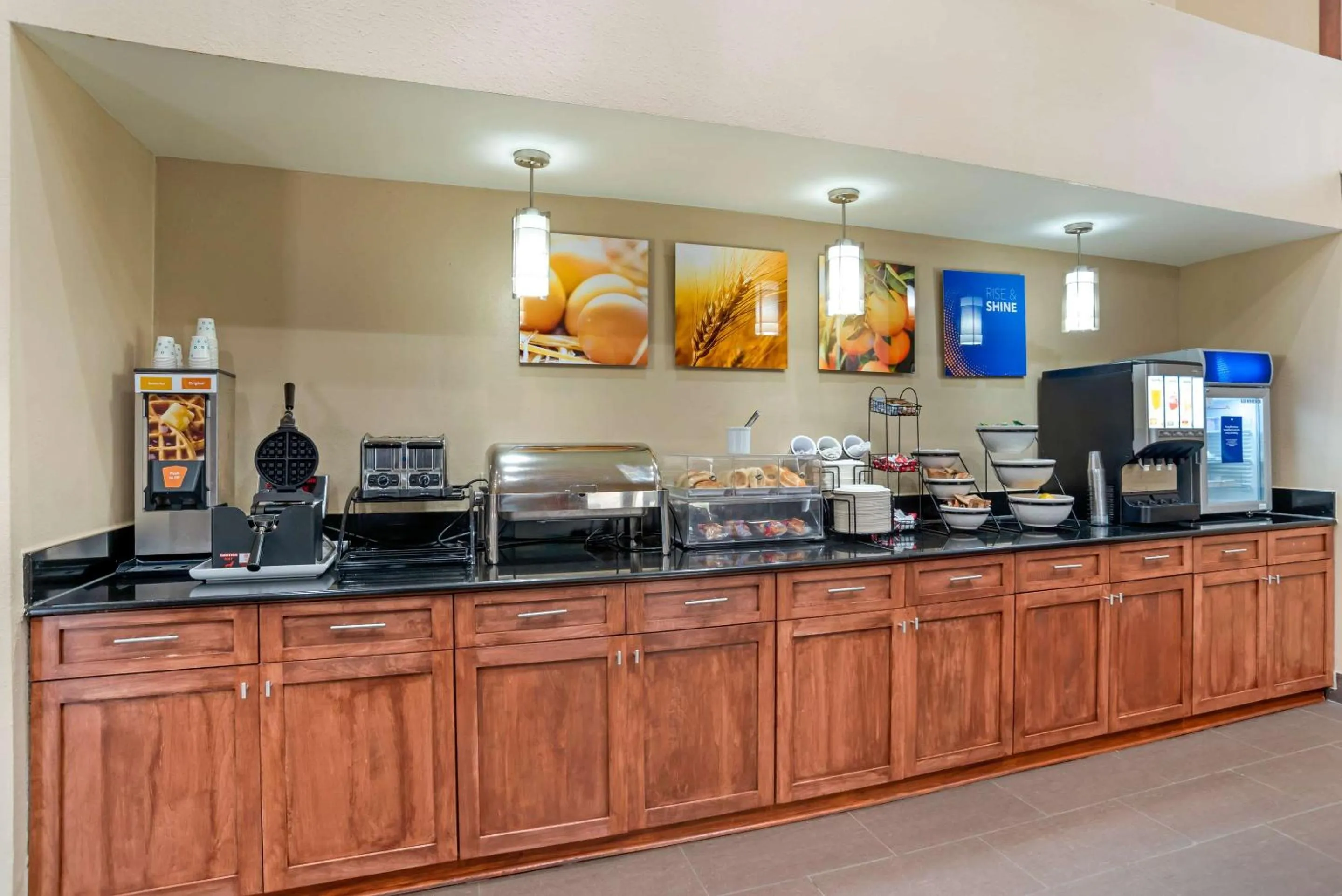 Breakfast in Comfort Inn University Area