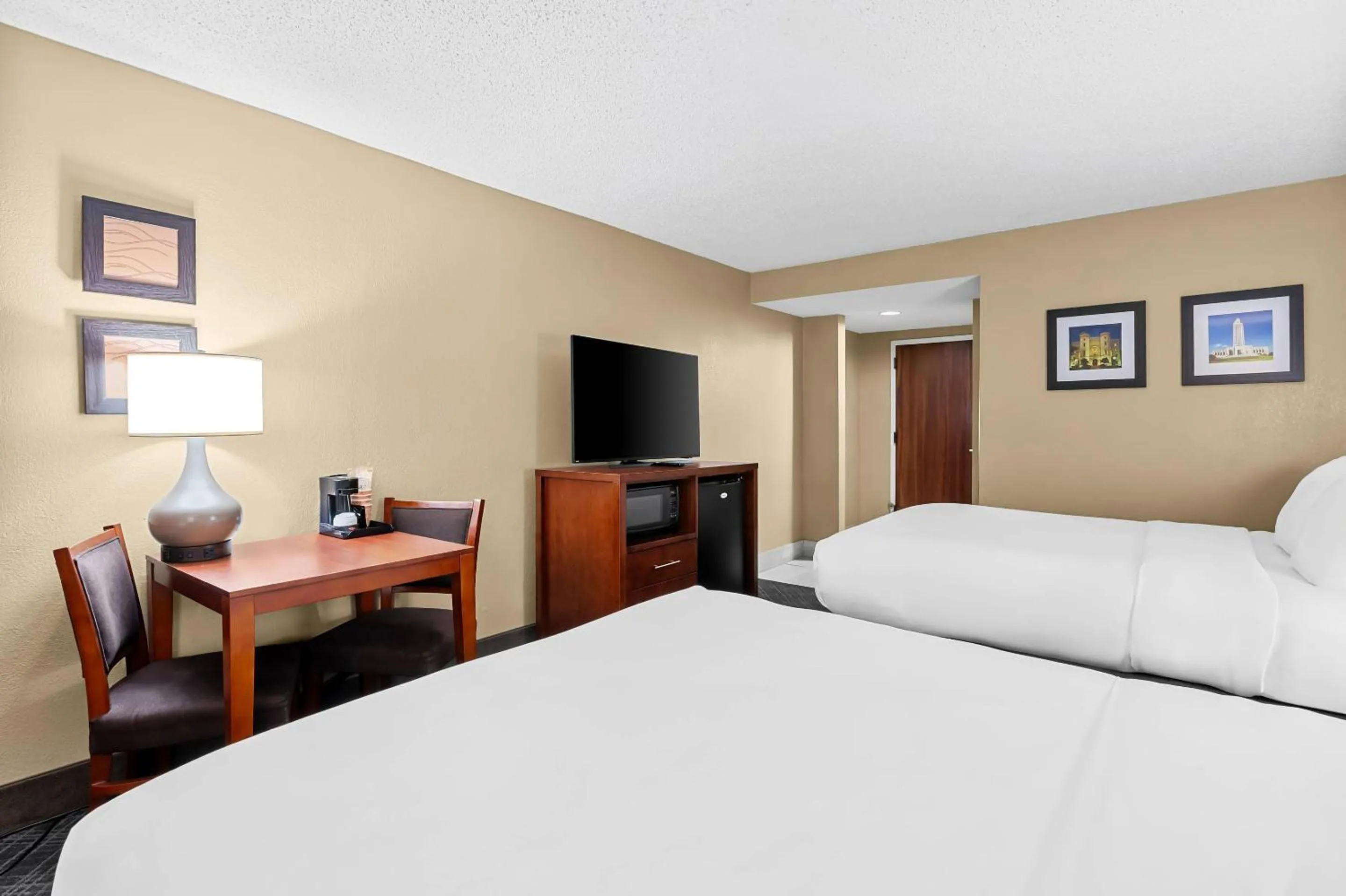 Bedroom, Bed in Comfort Inn University Area