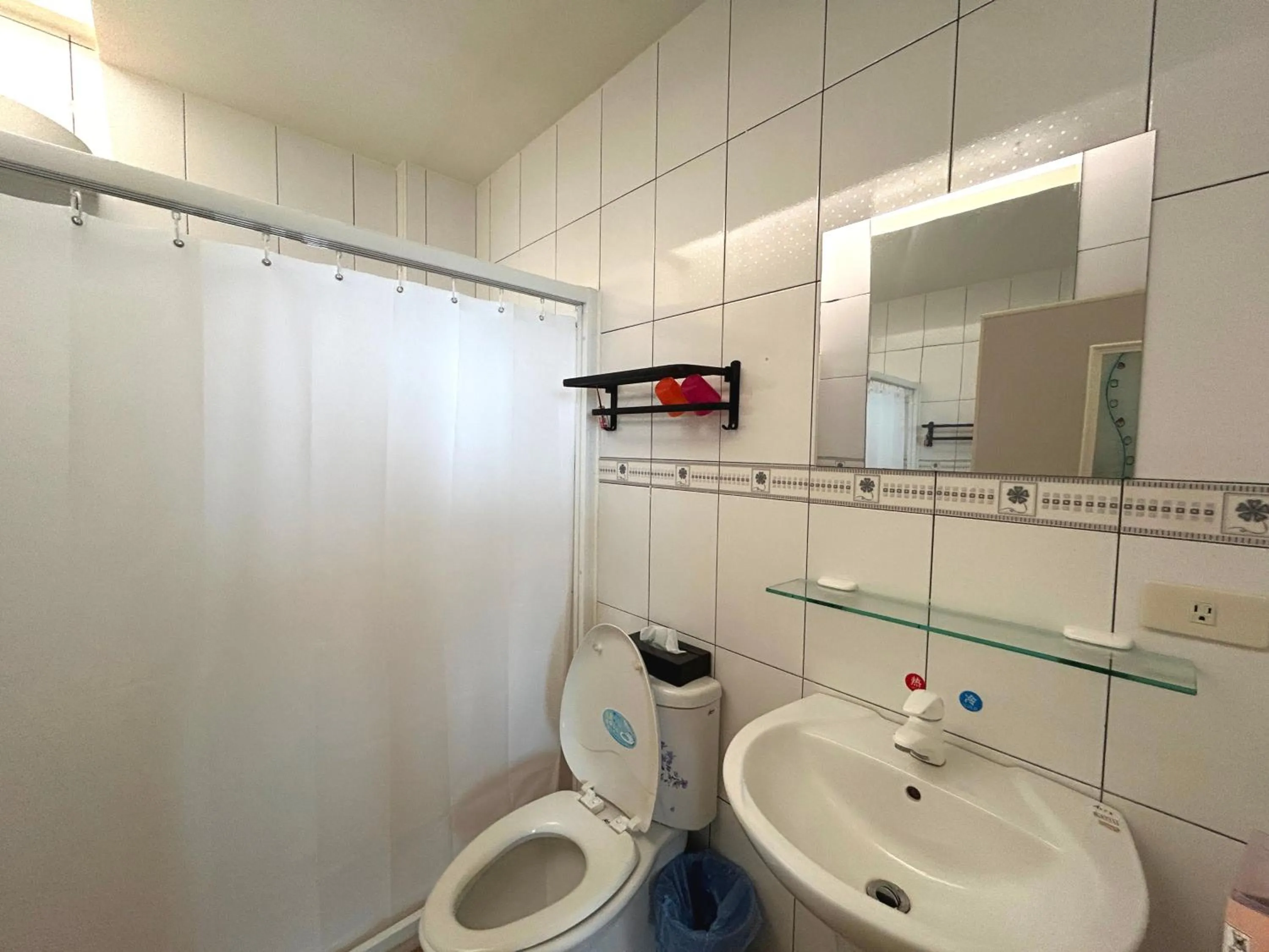 Bathroom in Cherry Inn