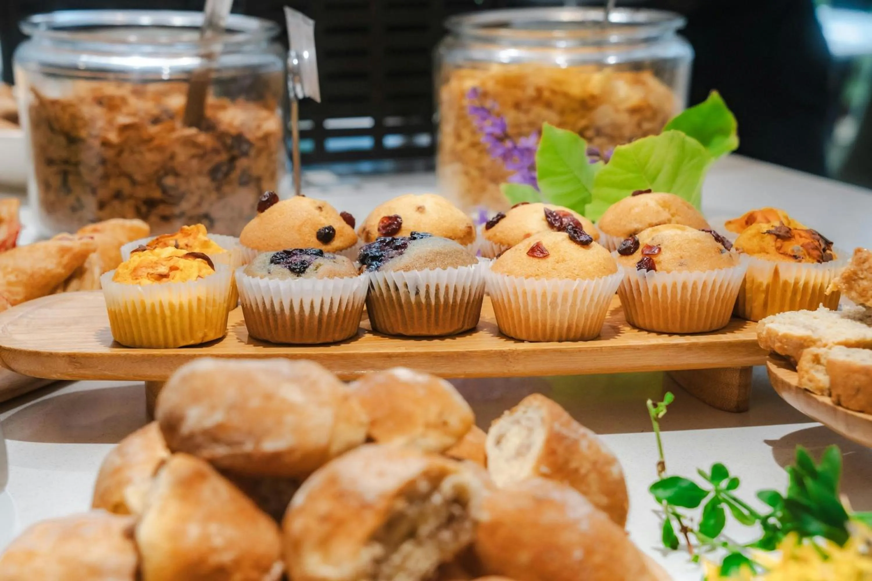 Lounge or bar in Courtyard by Marriott Bridgetown, Barbados