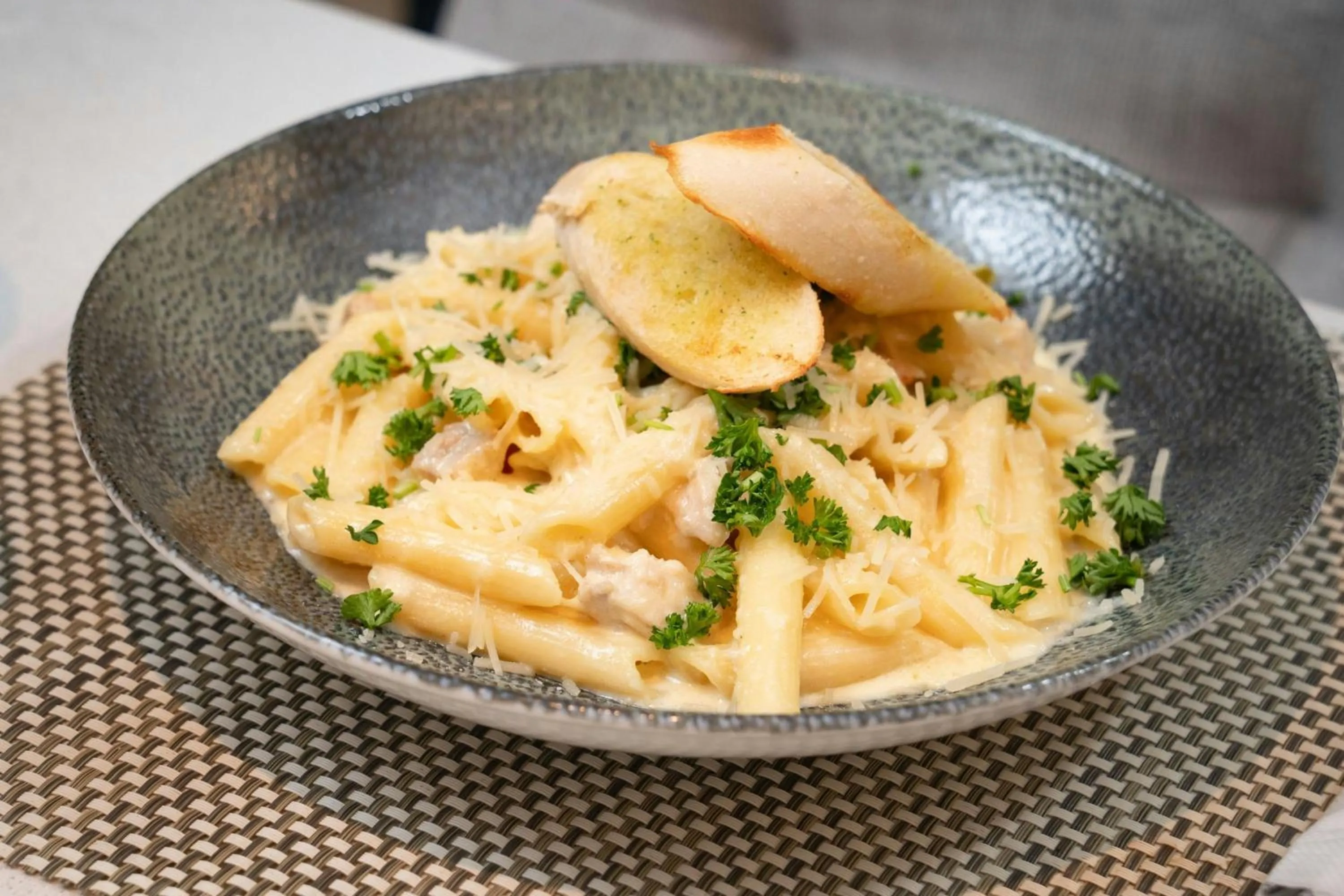 Restaurant/places to eat in Courtyard by Marriott Bridgetown, Barbados