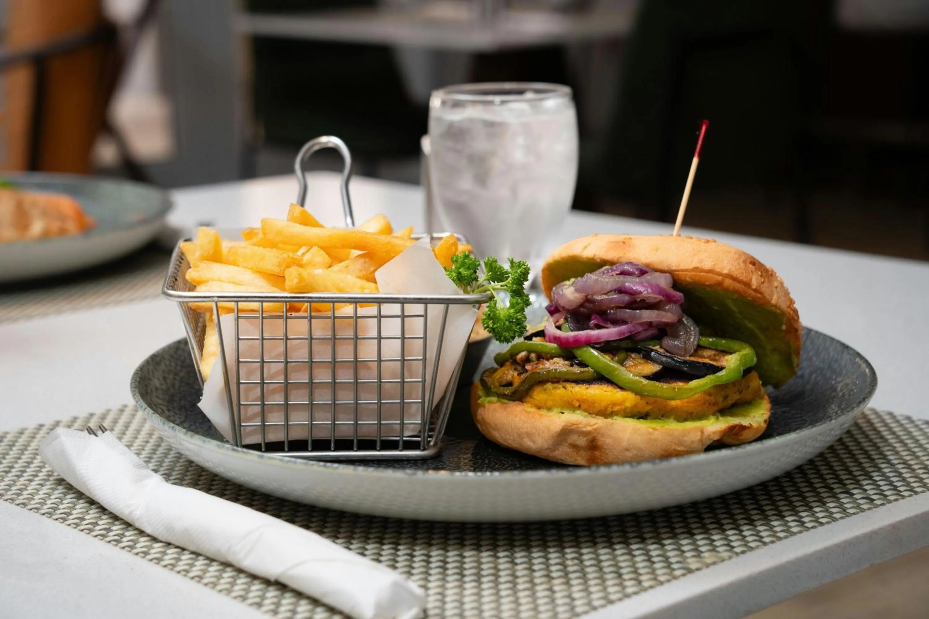 Lounge or bar in Courtyard by Marriott Bridgetown, Barbados