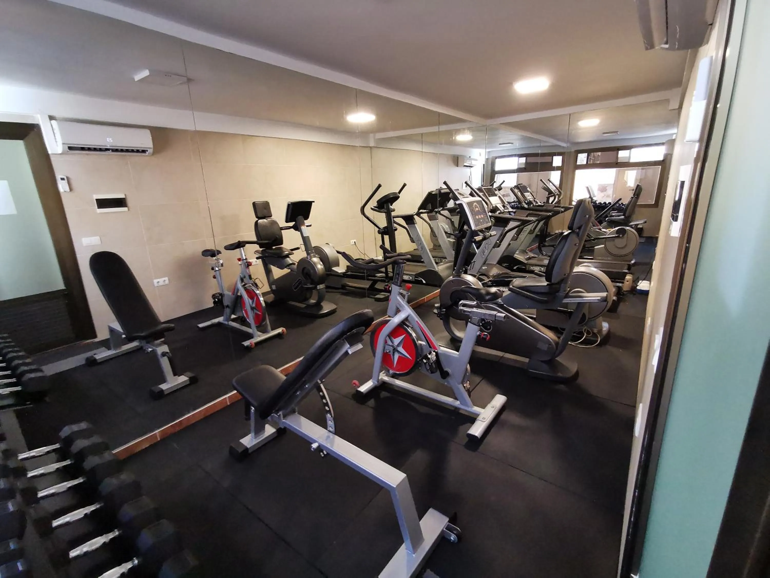 Fitness centre/facilities in Apartamentos La Baranda