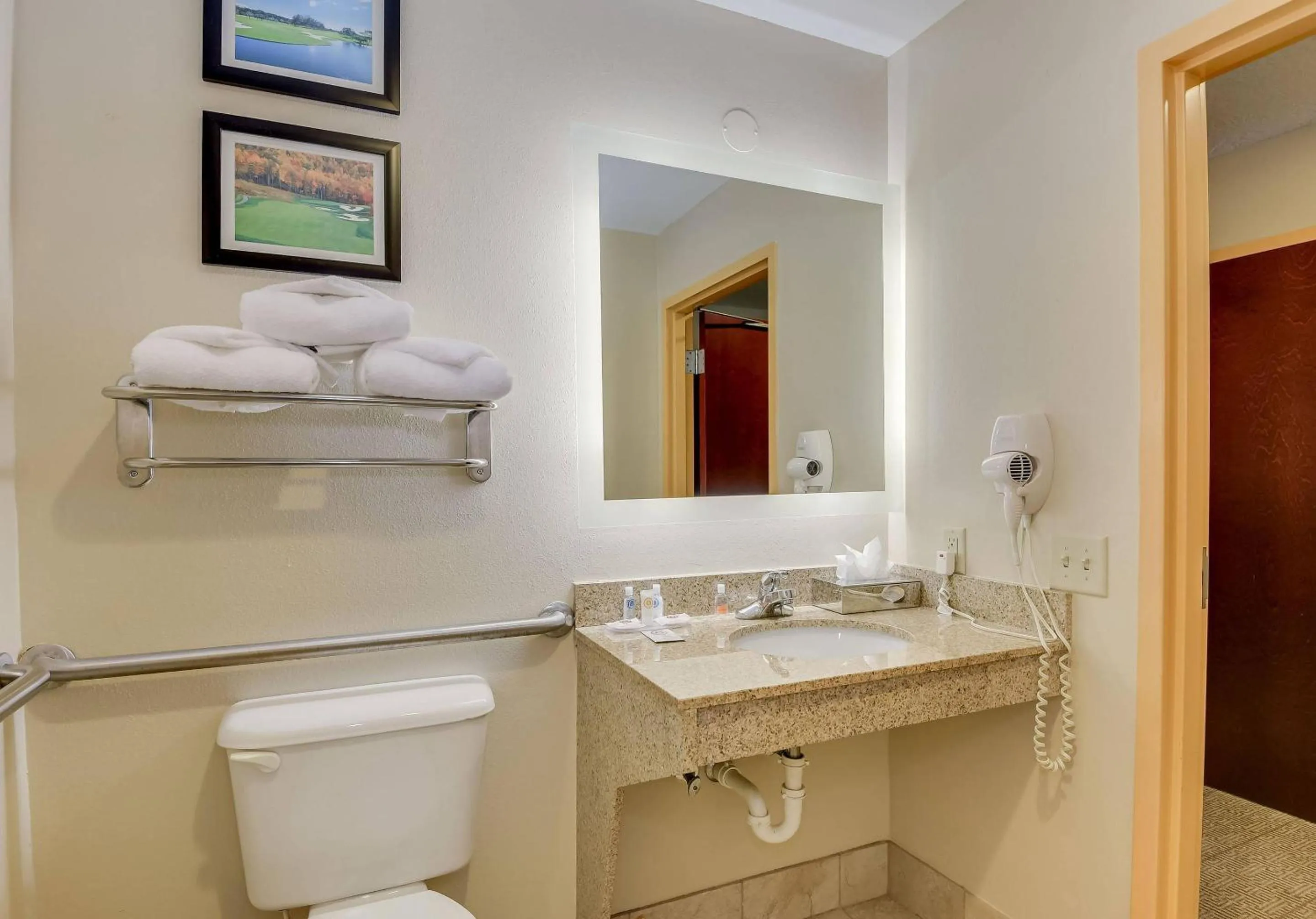 Bedroom in Comfort Inn & Suites Augusta Fort Gordon Area