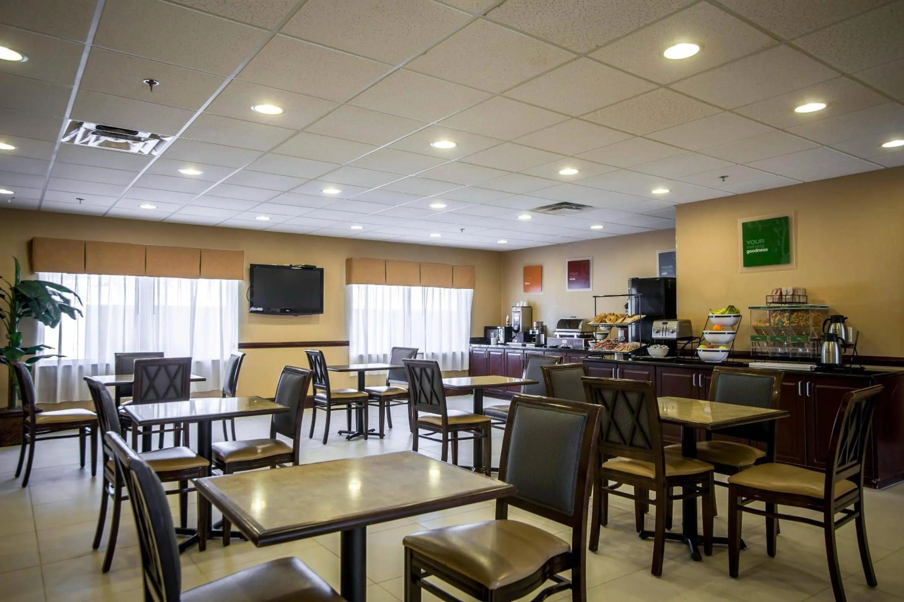 Breakfast in Comfort Inn & Suites Augusta Fort Gordon Area