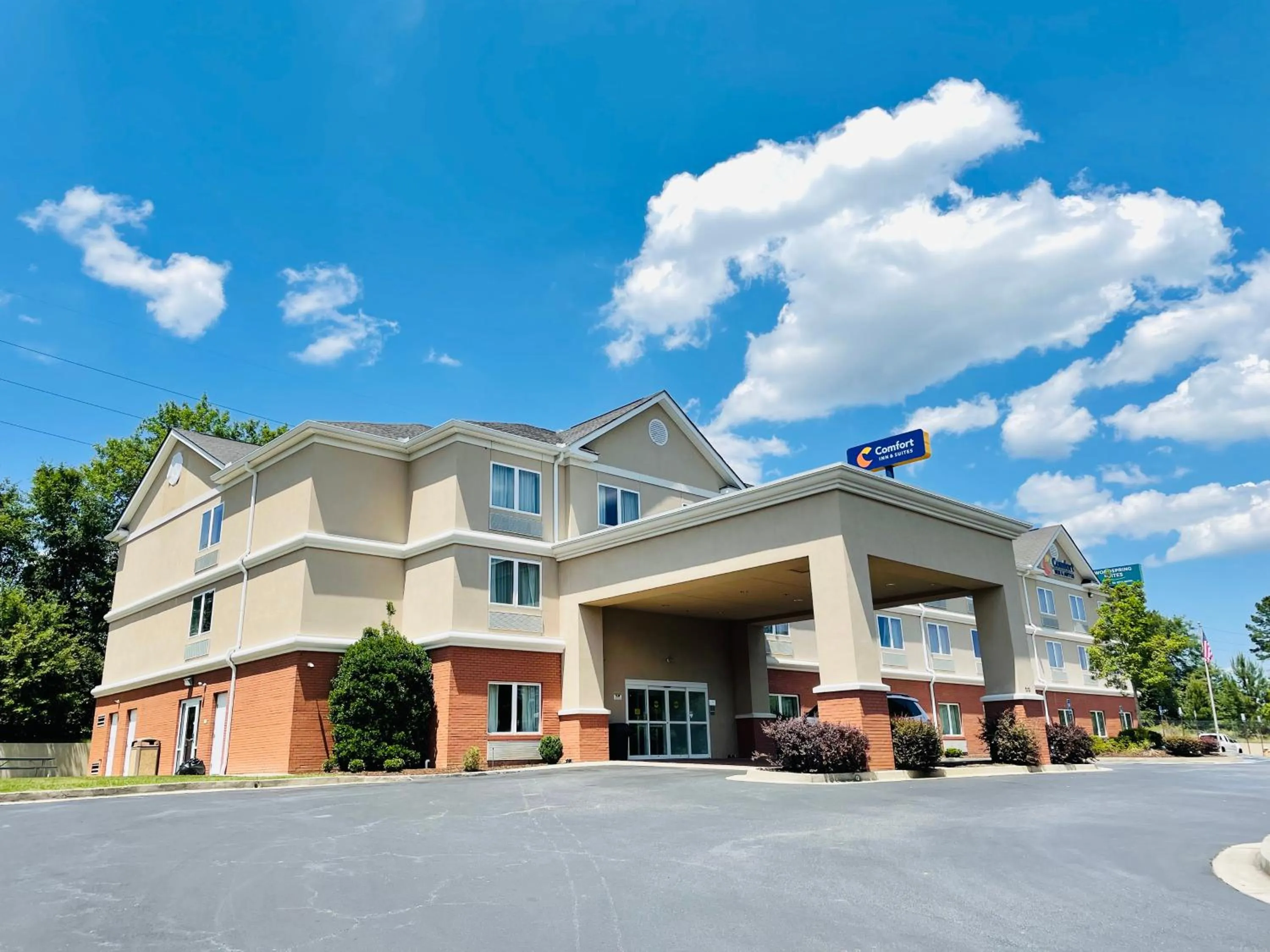 Property building in Comfort Inn & Suites Augusta Fort Gordon Area