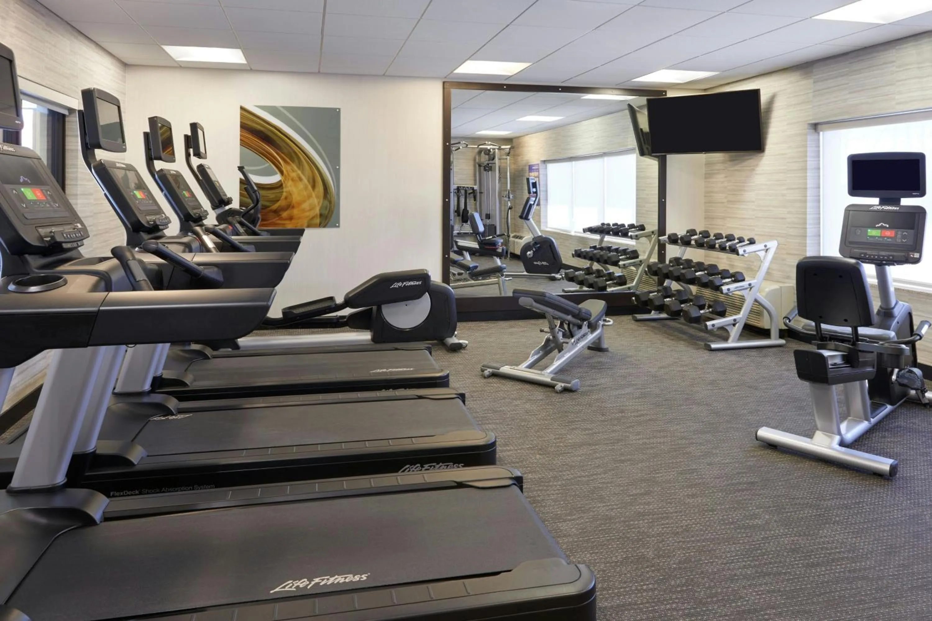 Fitness centre/facilities in Courtyard by Marriott Kingston Highway 401