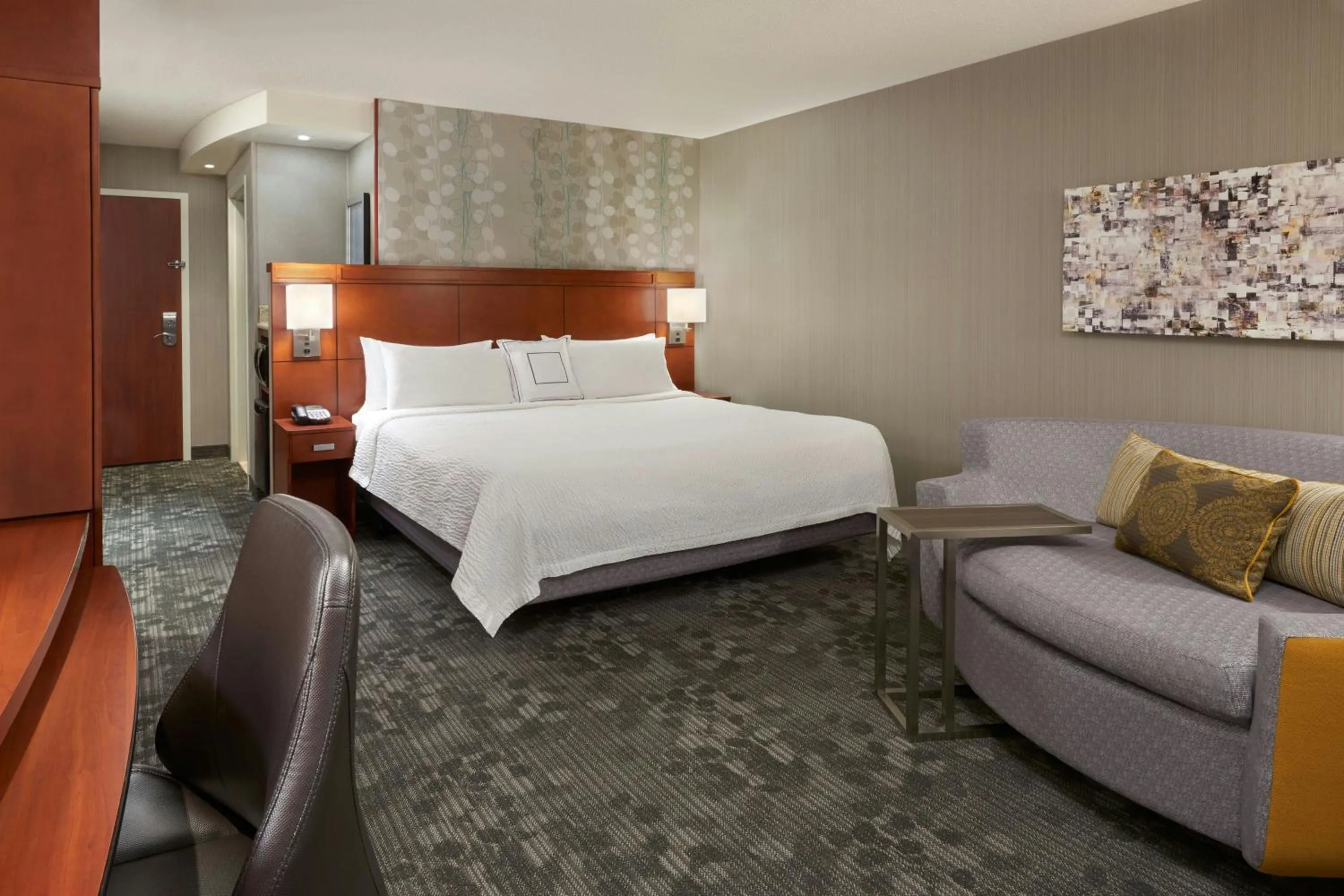 Bedroom, Bed in Courtyard by Marriott Kingston Highway 401