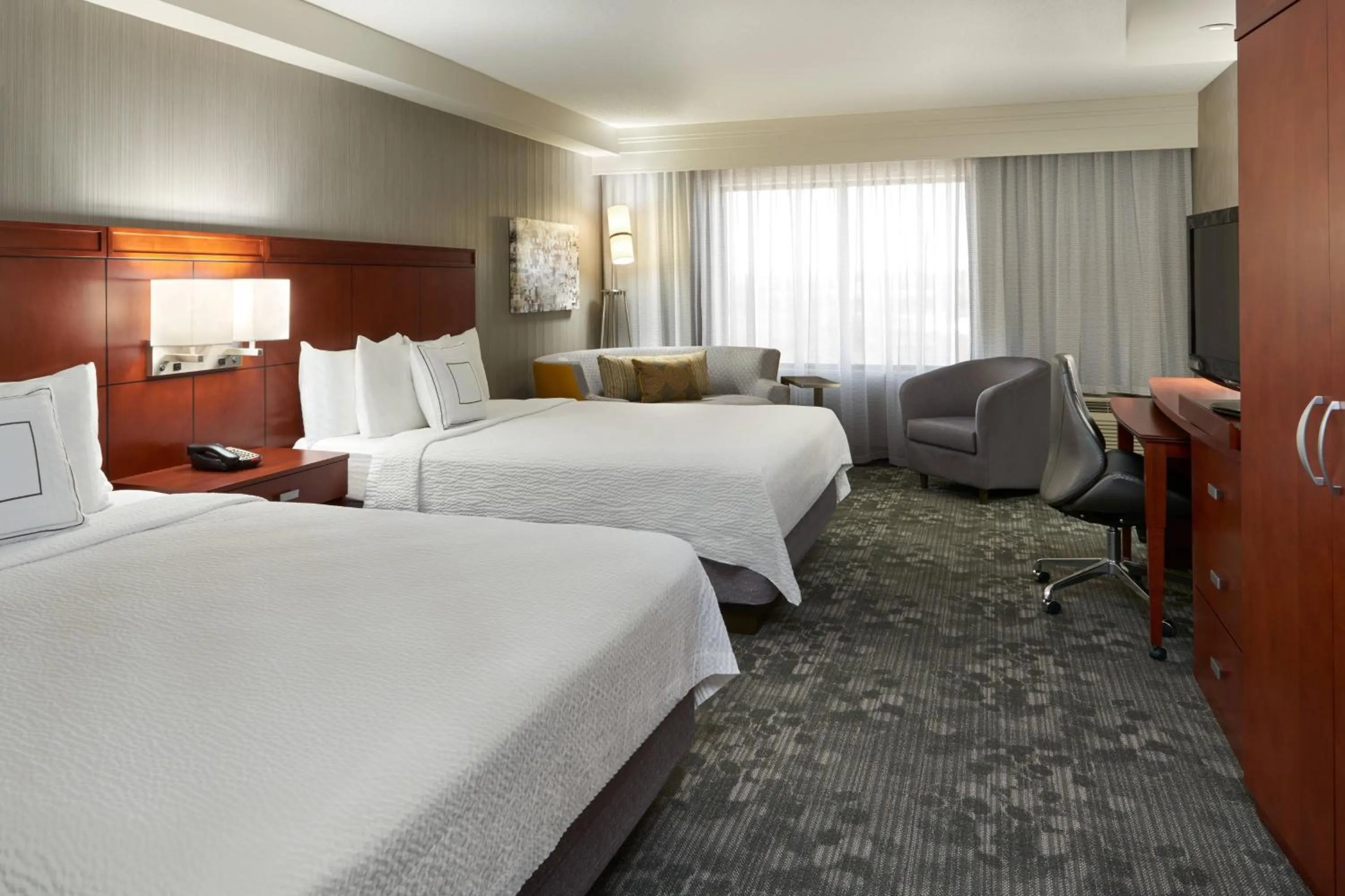 Photo of the whole room, Bed in Courtyard by Marriott Kingston Highway 401