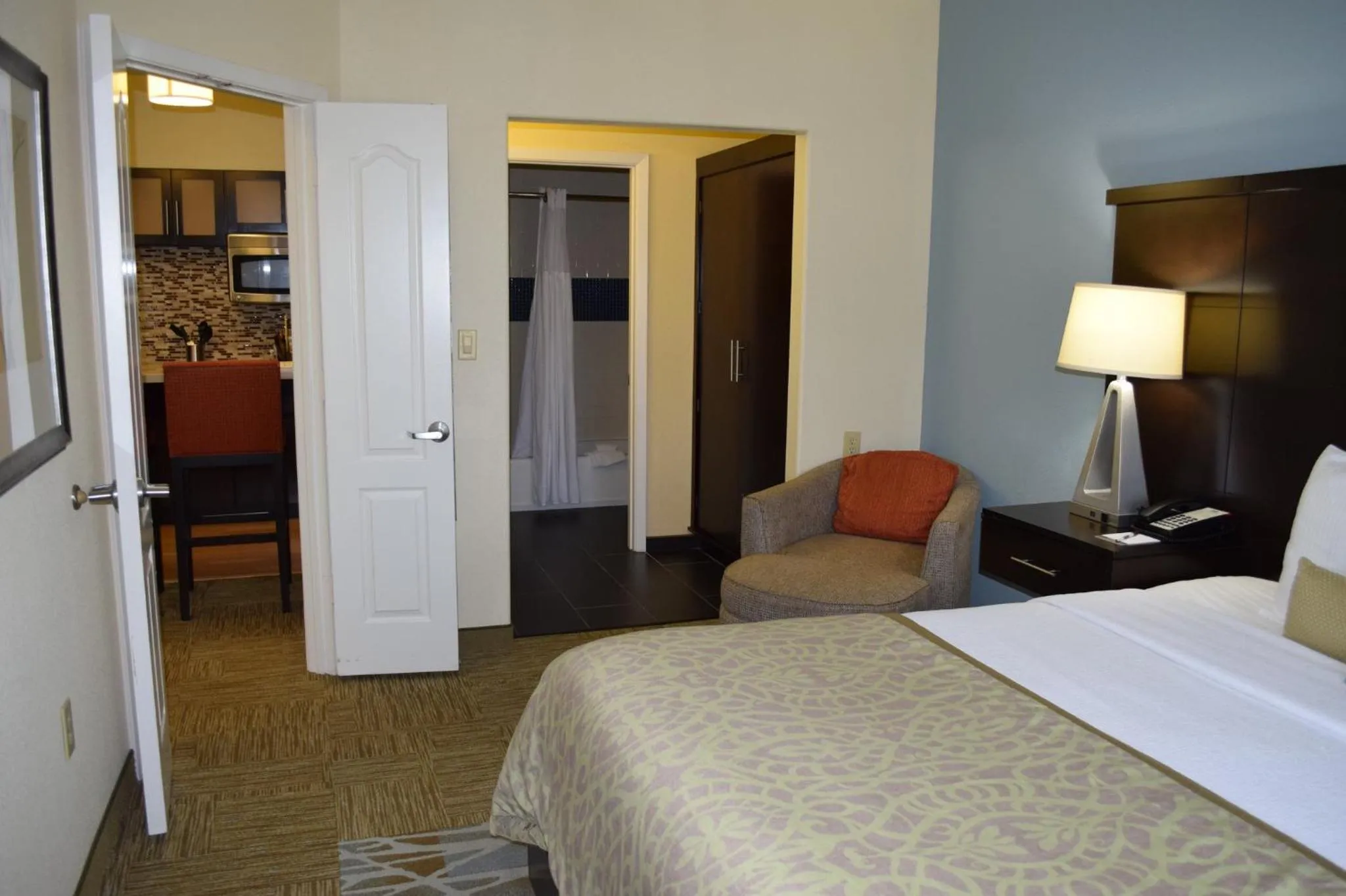 Photo of the whole room, Bed in Staybridge Suites Houston Stafford - Sugar Land by IHG