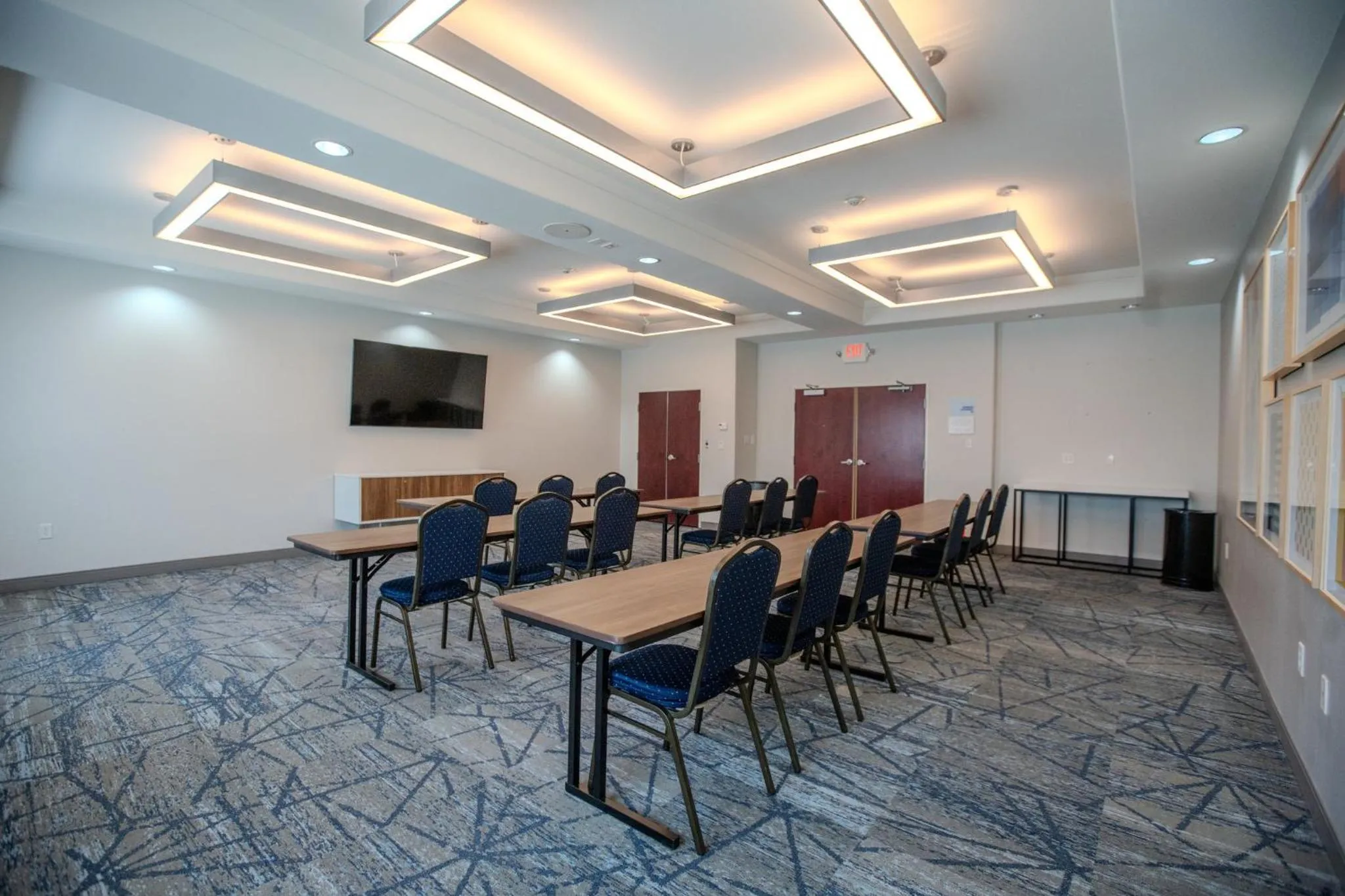 Meeting/conference room in Holiday Inn Express & Suites Cleveland by IHG
