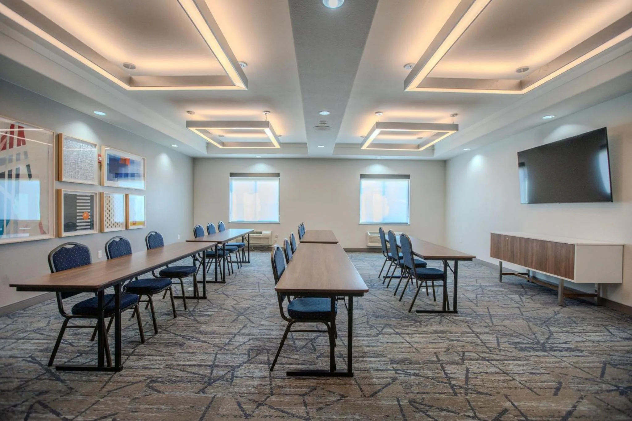Meeting/conference room in Holiday Inn Express & Suites Cleveland by IHG