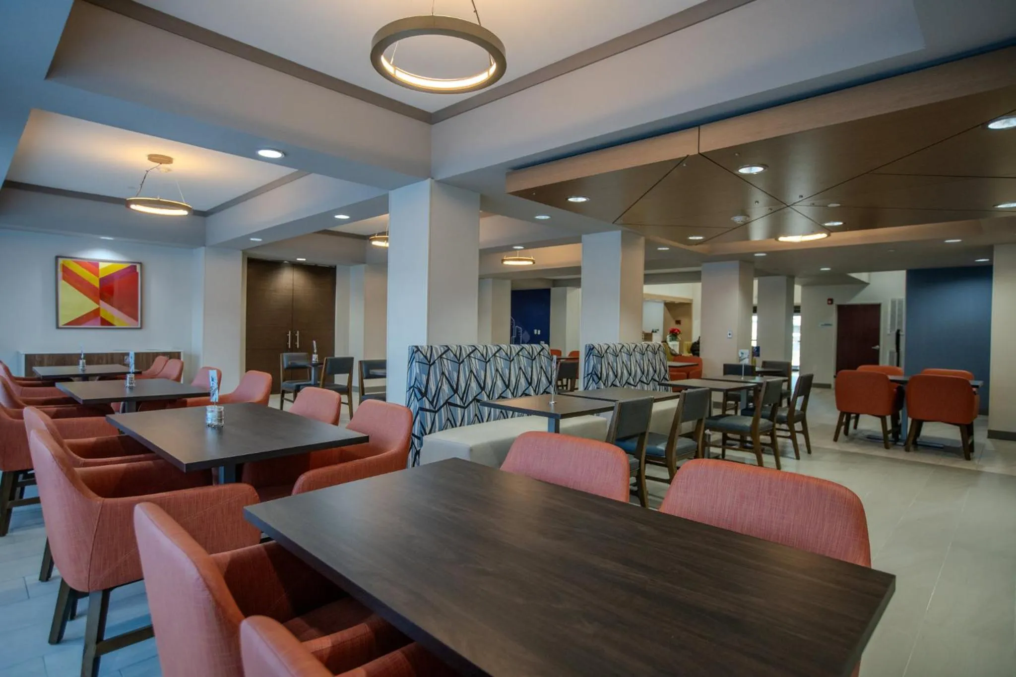 Breakfast in Holiday Inn Express & Suites Cleveland by IHG