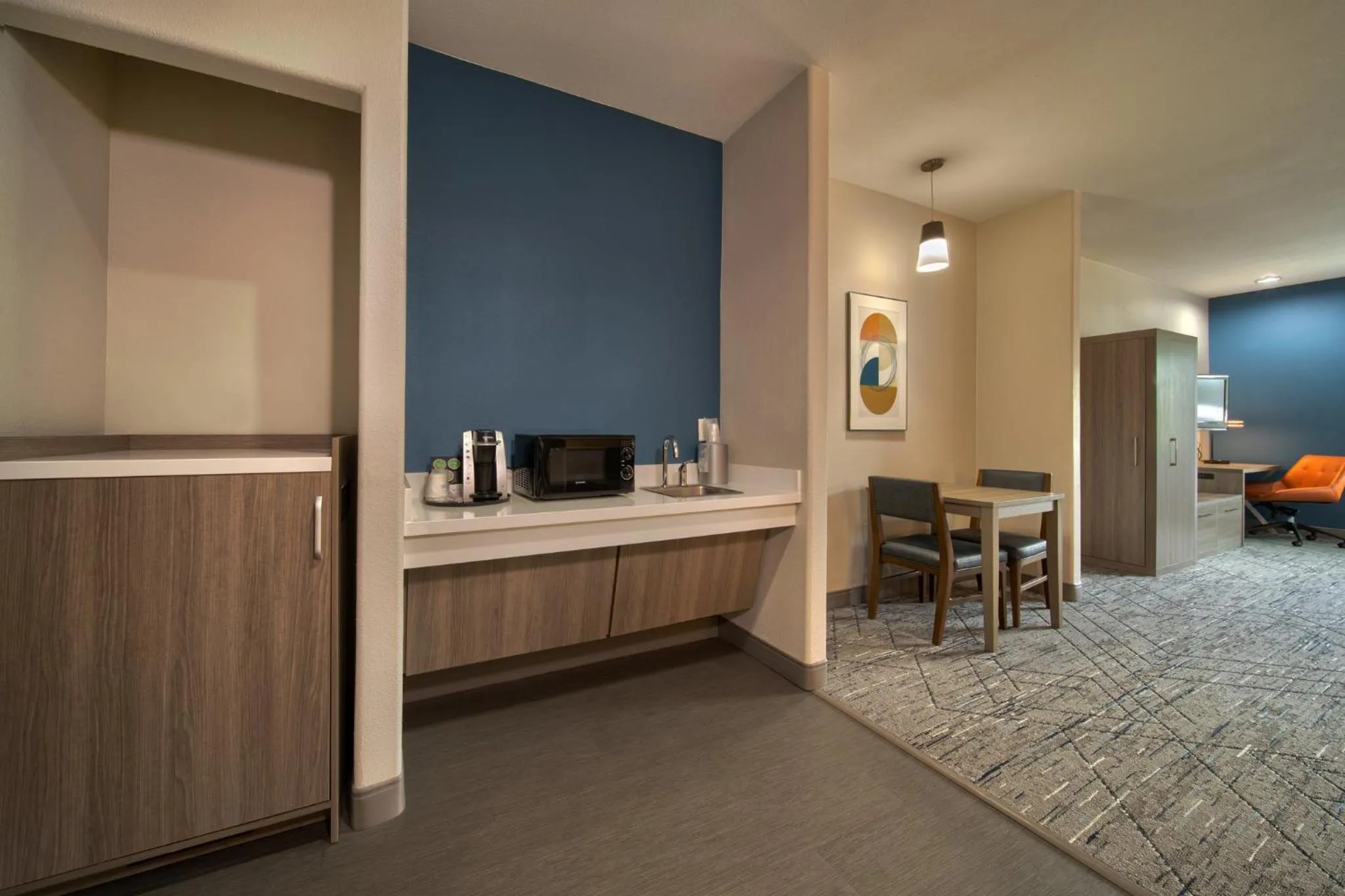 Photo of the whole room in Holiday Inn Express & Suites Cleveland by IHG