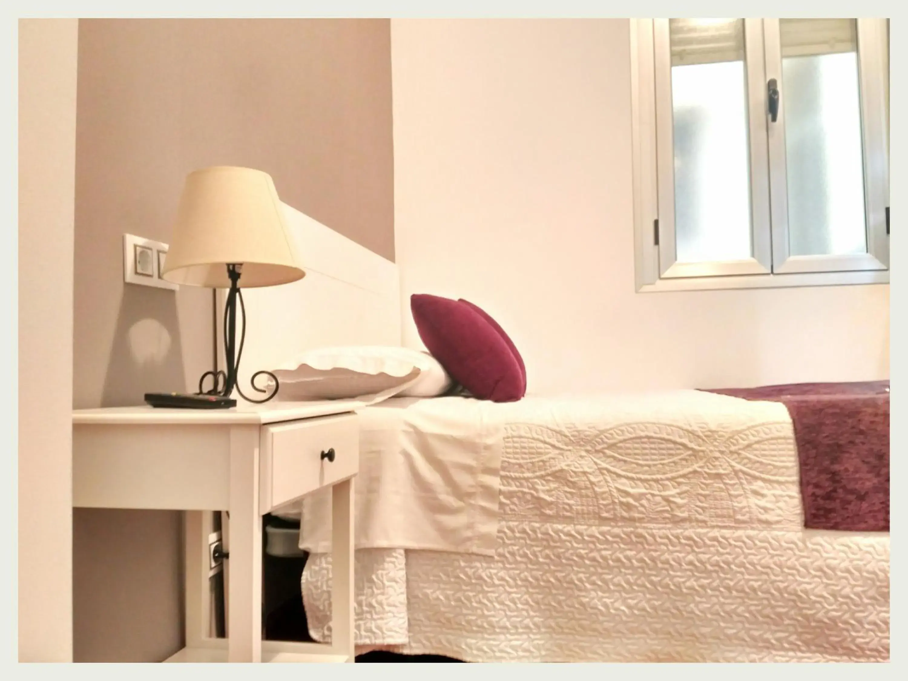 Double or Twin Room - single occupancy in Hostal Bruña Paseo del Prado Double or Twin Room - single occupancy in Hostal Bruña Paseo del Prado