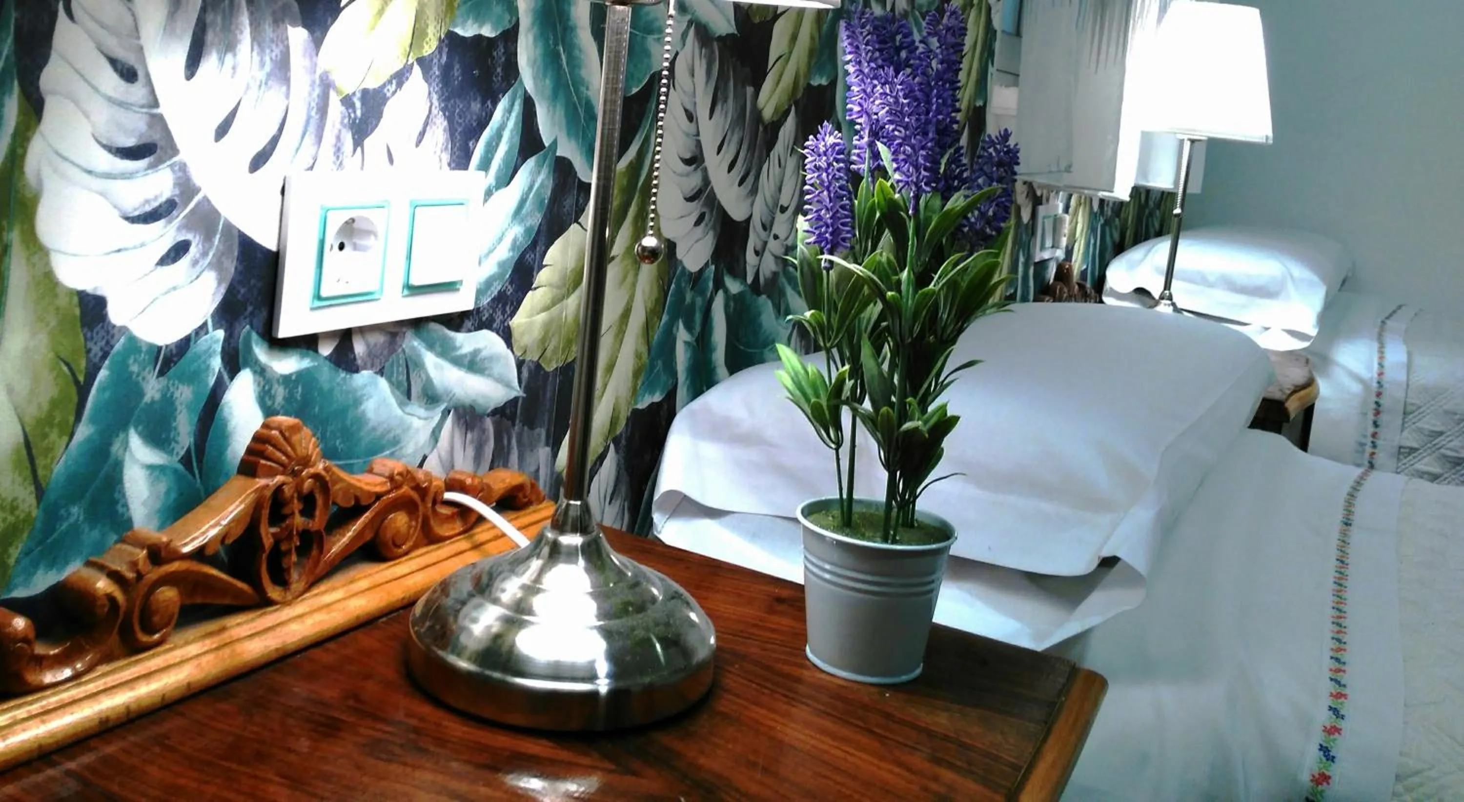 Decorative detail in Hostal Bruña Paseo del Prado