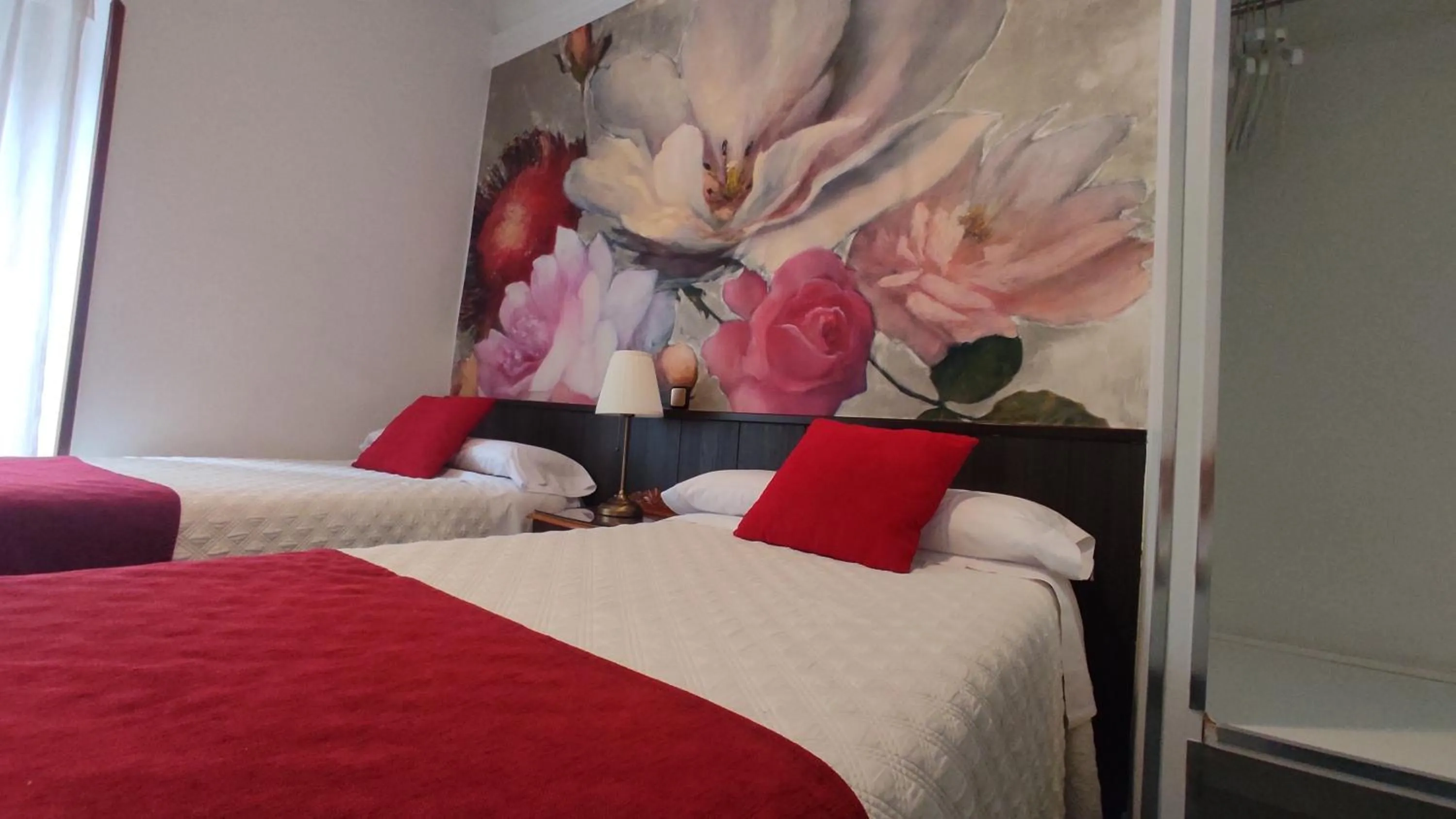 Decorative detail, Bed in Hostal Bruña Paseo del Prado