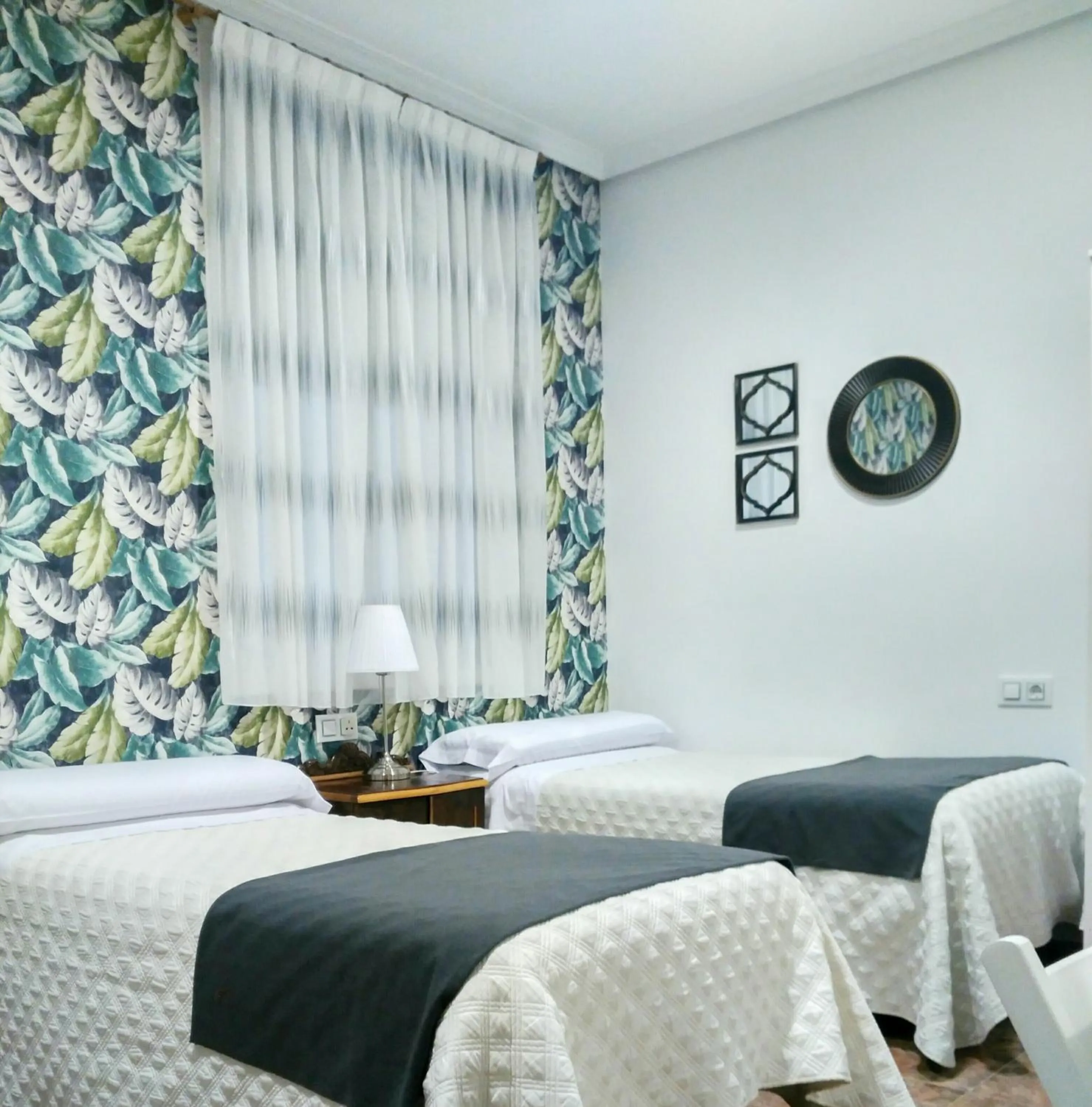 Bedroom, Bed in Hostal Bruña Paseo del Prado