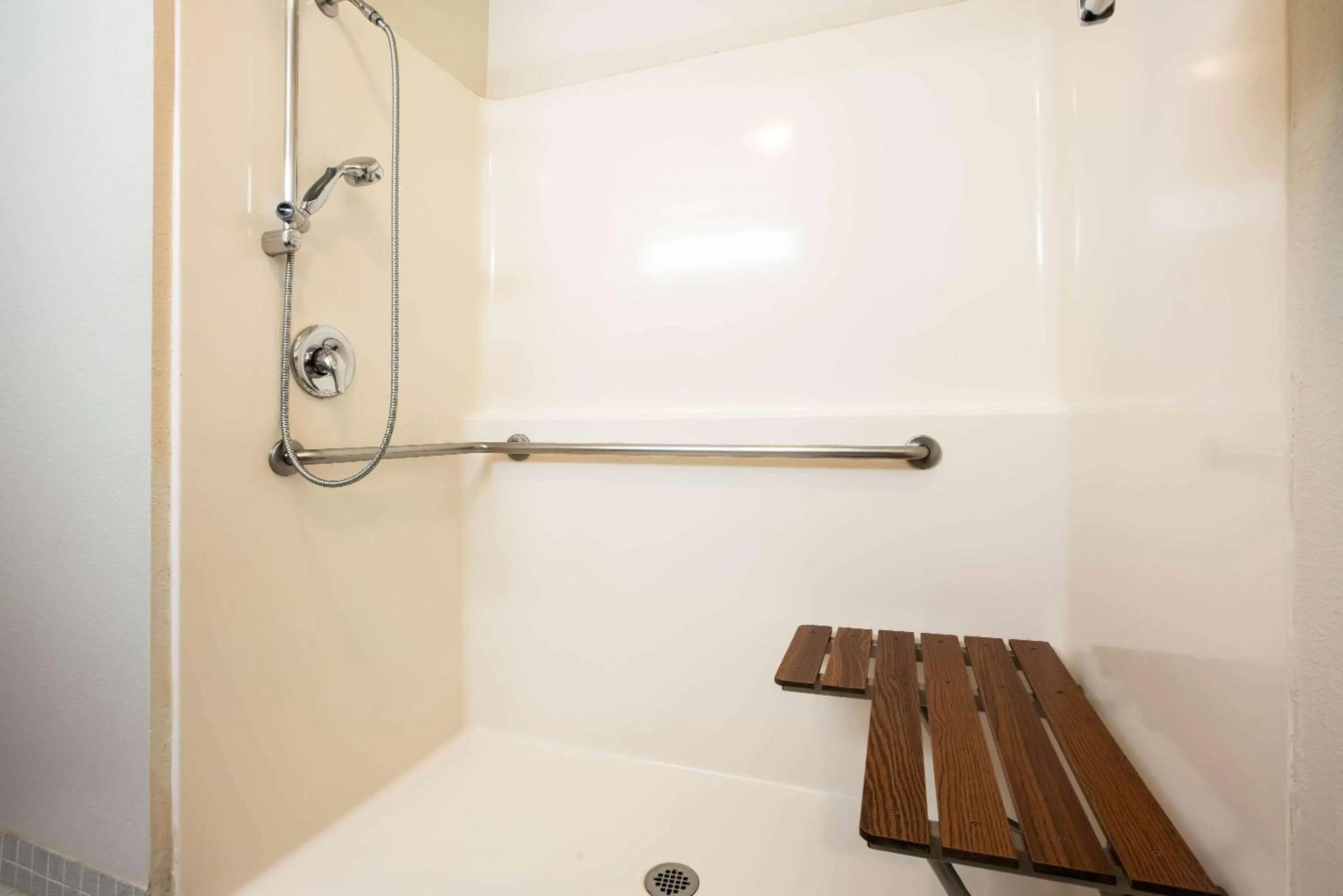 Shower in La Quinta by Wyndham Portland Airport
