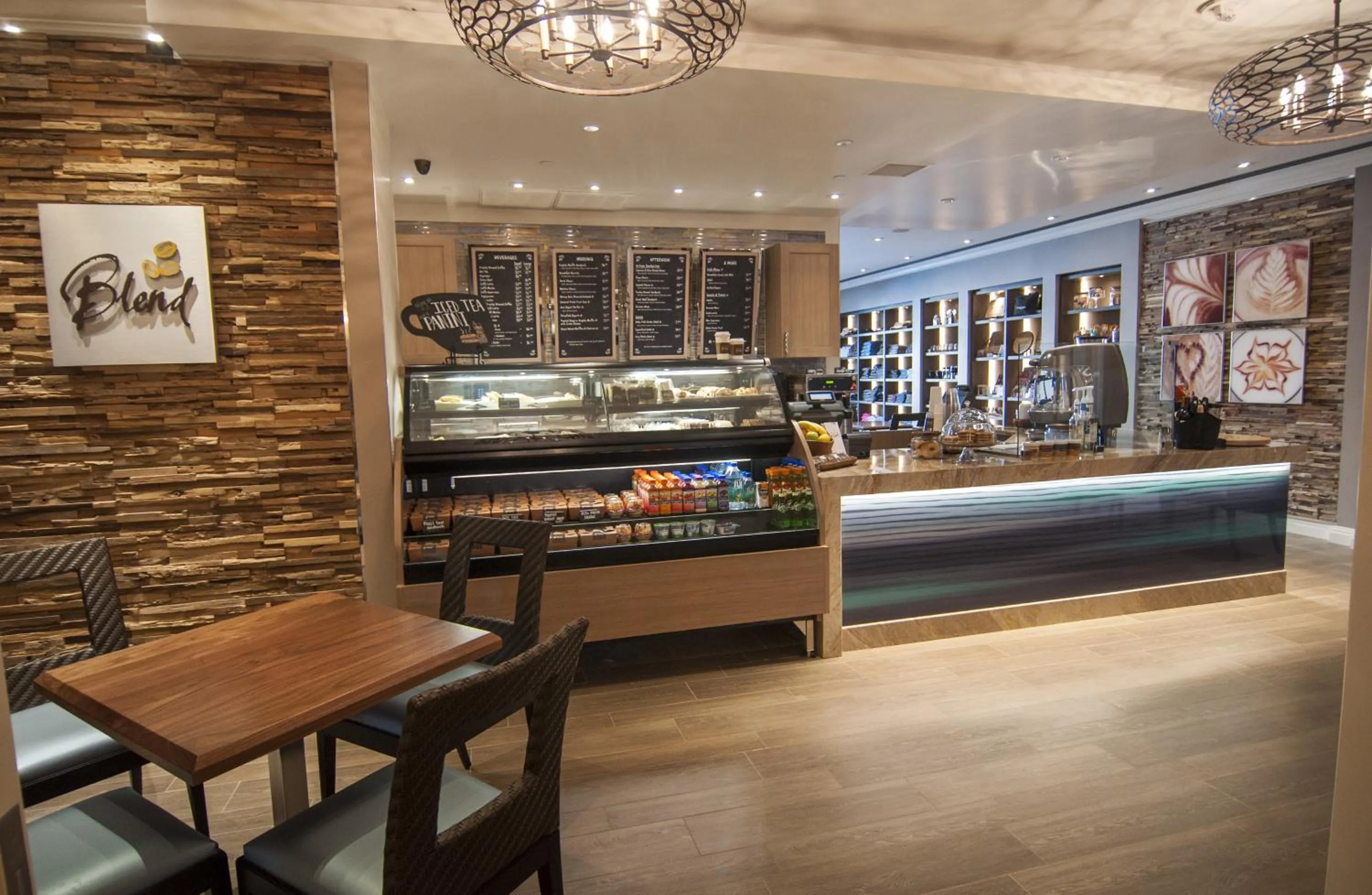 Restaurant/places to eat in Balboa Bay Resort