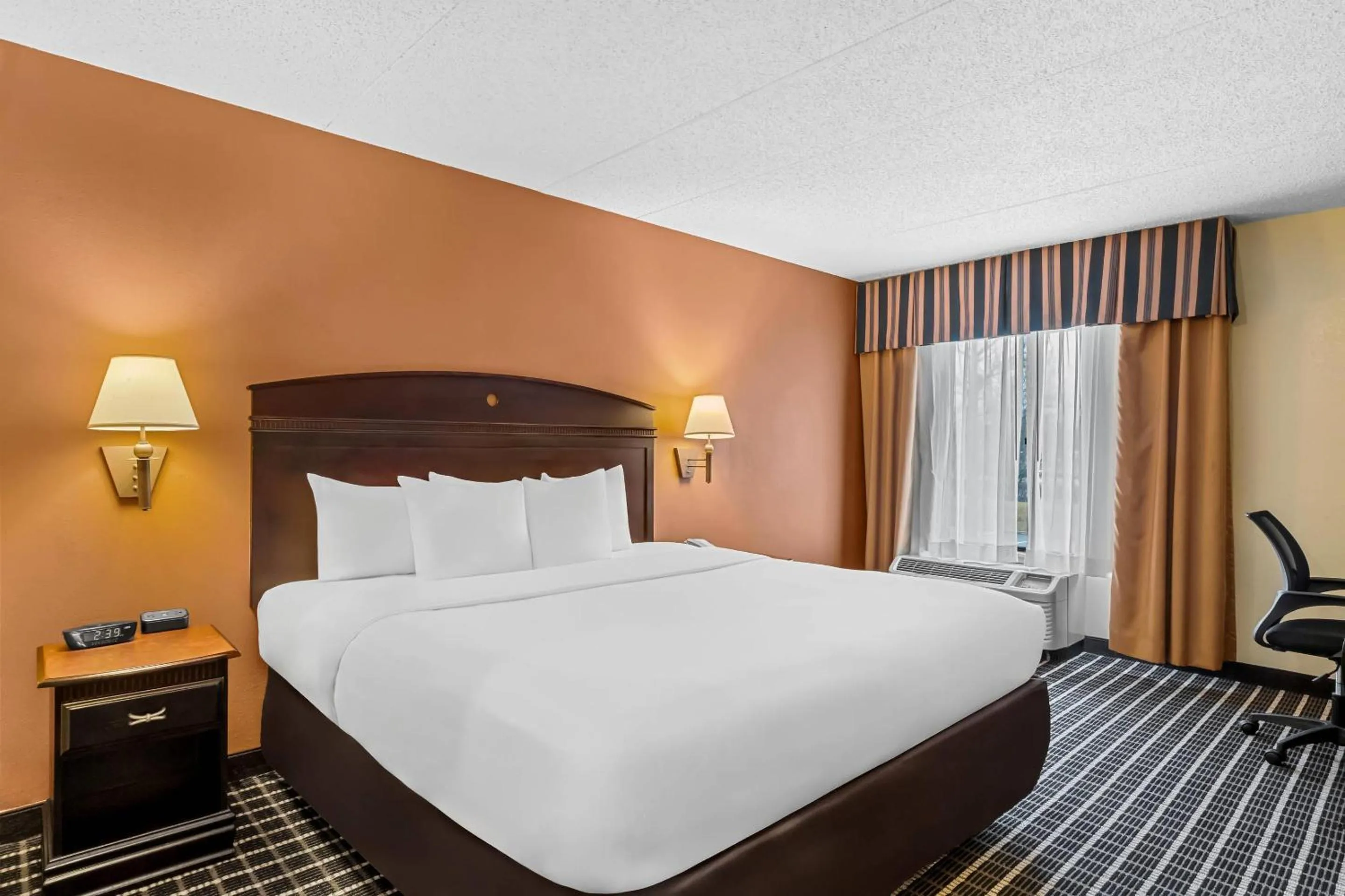 Bedroom, Bed in Comfort Inn & Suites Somerset - New Brunswick