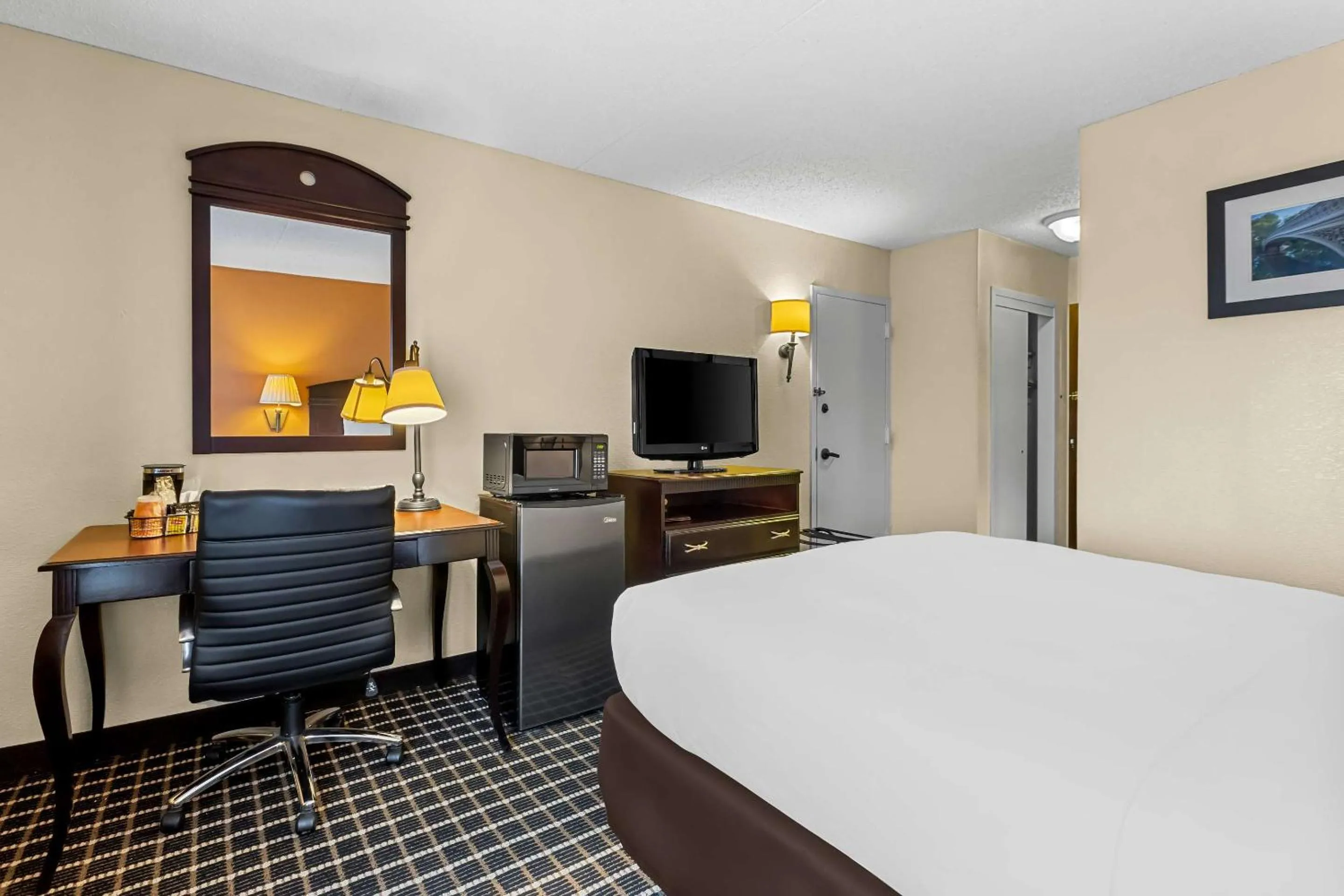 Bedroom, Bed in Comfort Inn & Suites Somerset - New Brunswick