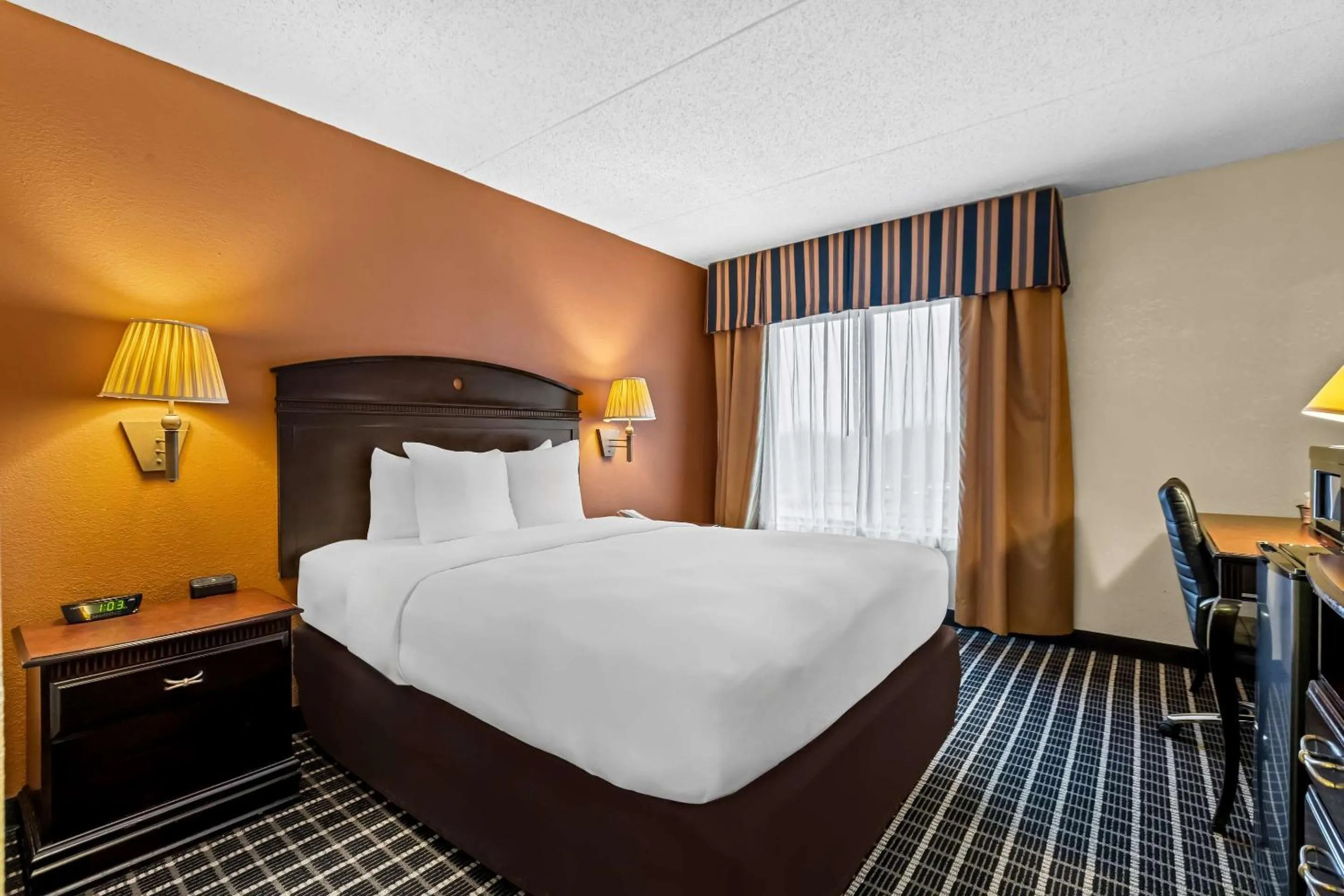 Bedroom, Bed in Comfort Inn & Suites Somerset - New Brunswick