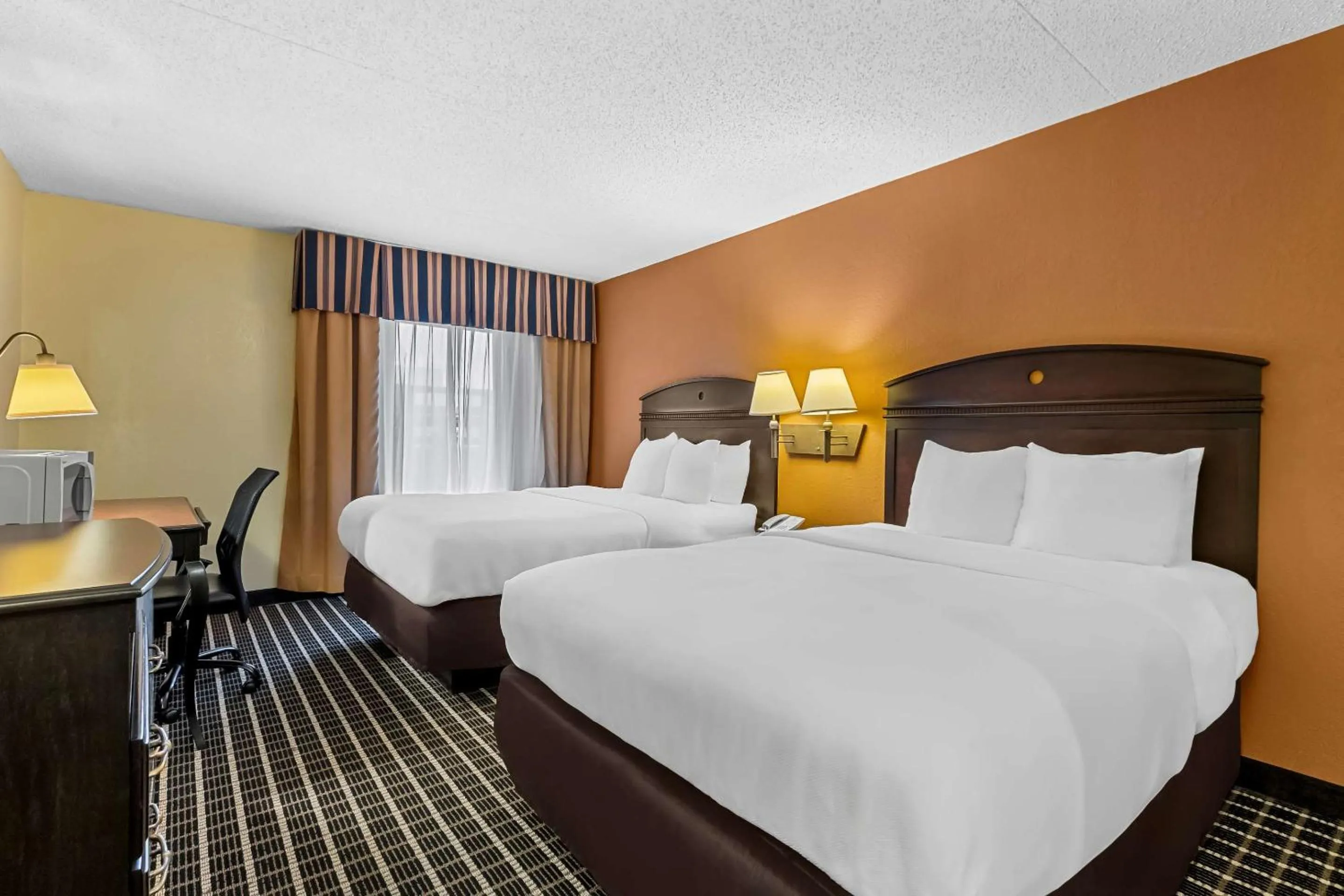 Bedroom, Bed in Comfort Inn & Suites Somerset - New Brunswick