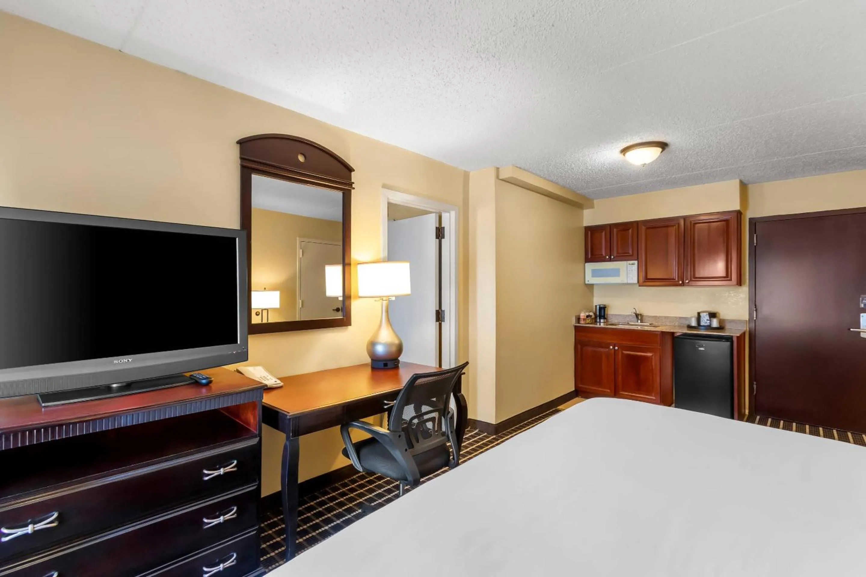 Bedroom, Bed in Comfort Inn & Suites Somerset - New Brunswick