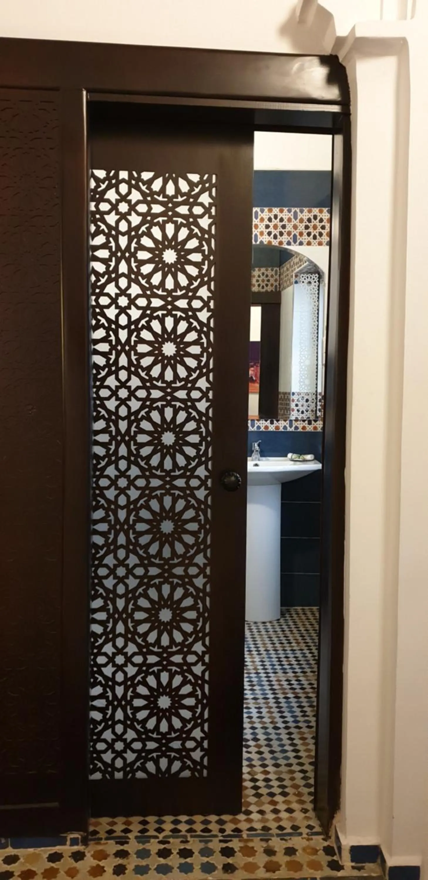 Shower in Riad EL Manantial,Dar Hajjaj,Patrimonio del SXIX