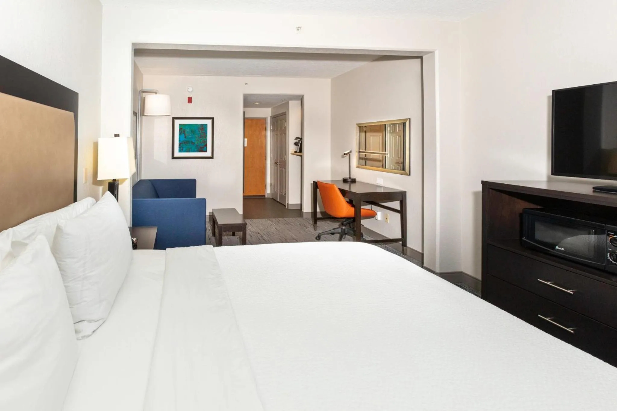 Photo of the whole room, Bed in Holiday Inn Express Hotel & Suites Jacksonville Airport by IHG
