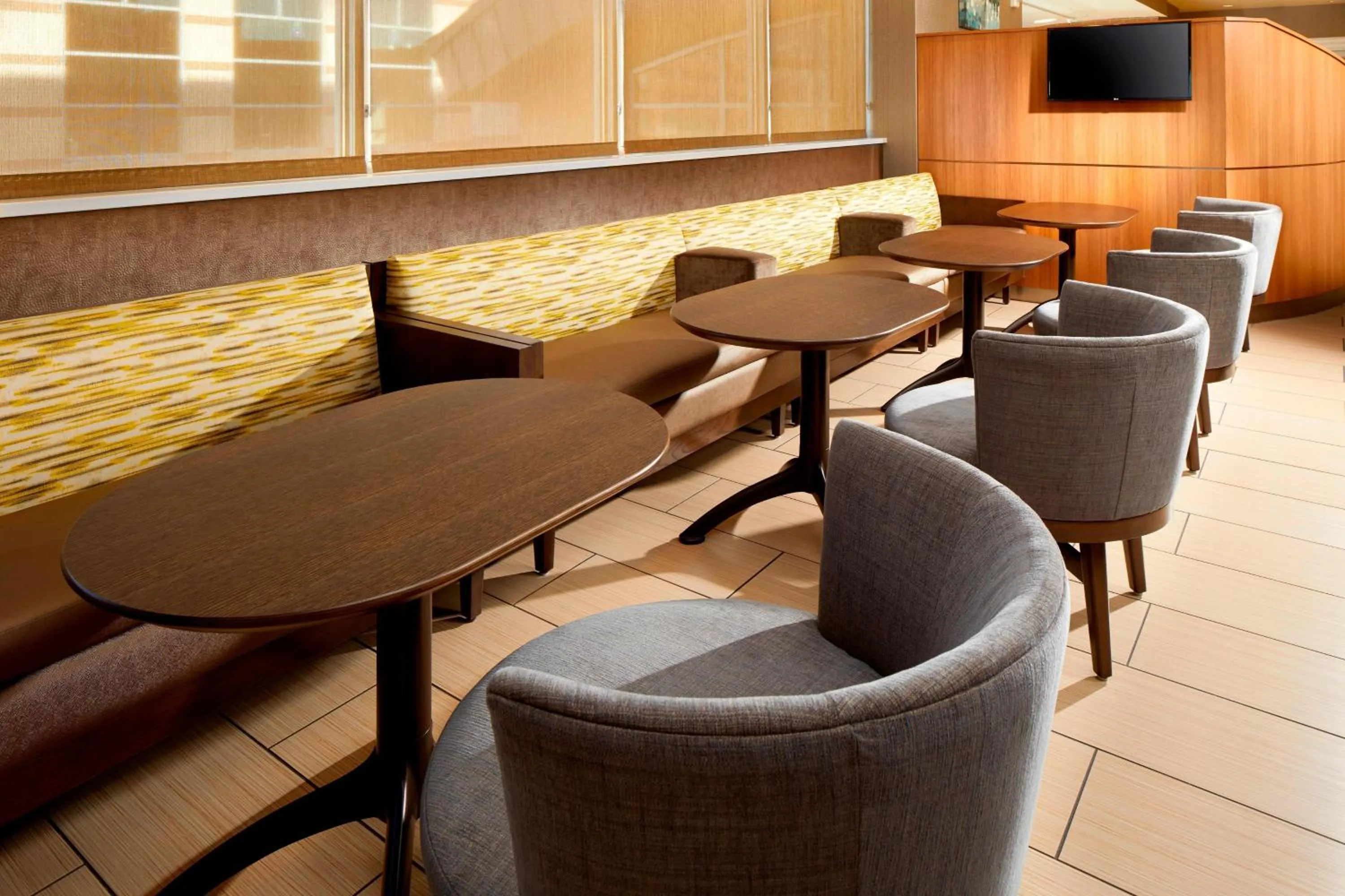 Lobby or reception in SpringHill Suites by Marriott Pittsburgh Bakery Square