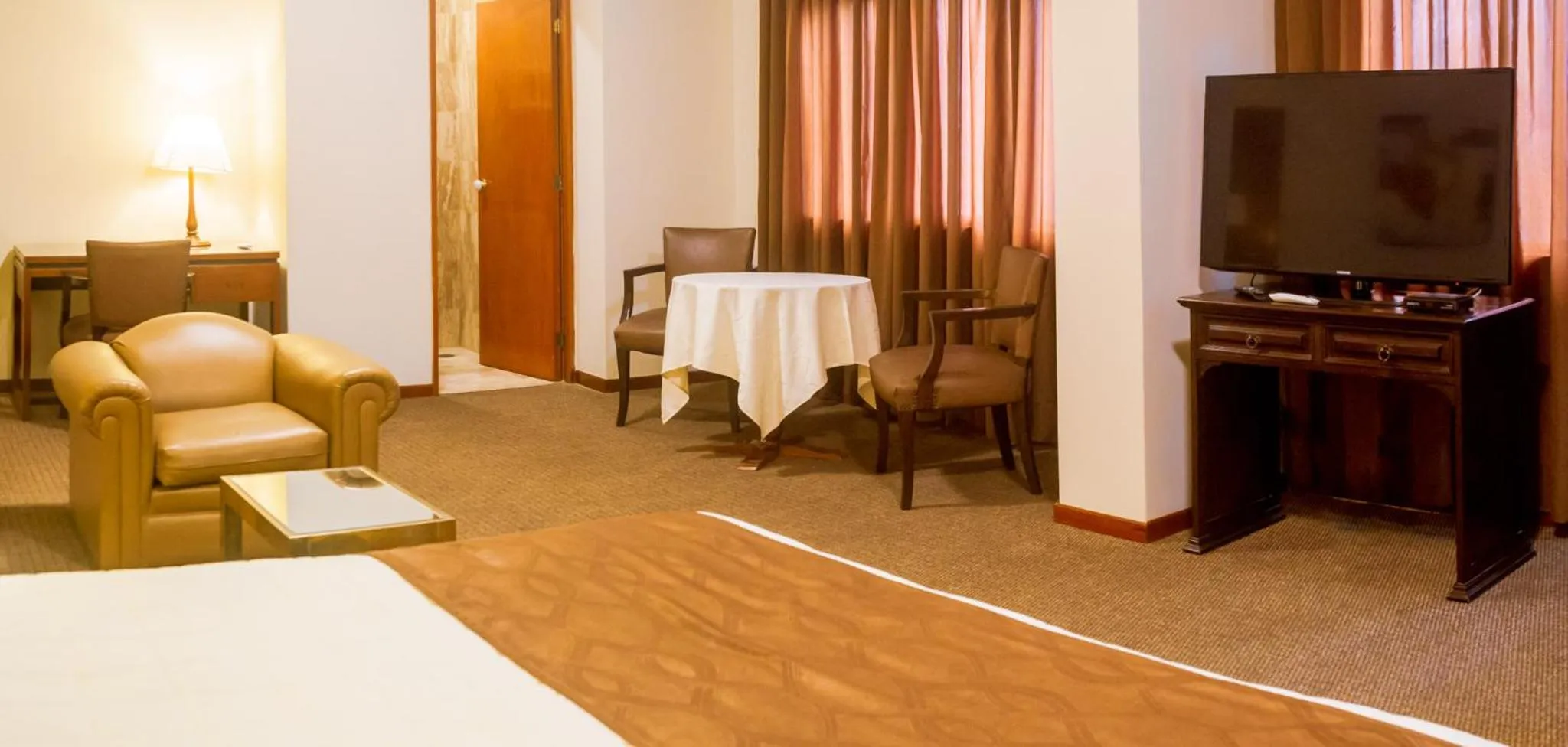 Living room, Bed in Hotel Carmel