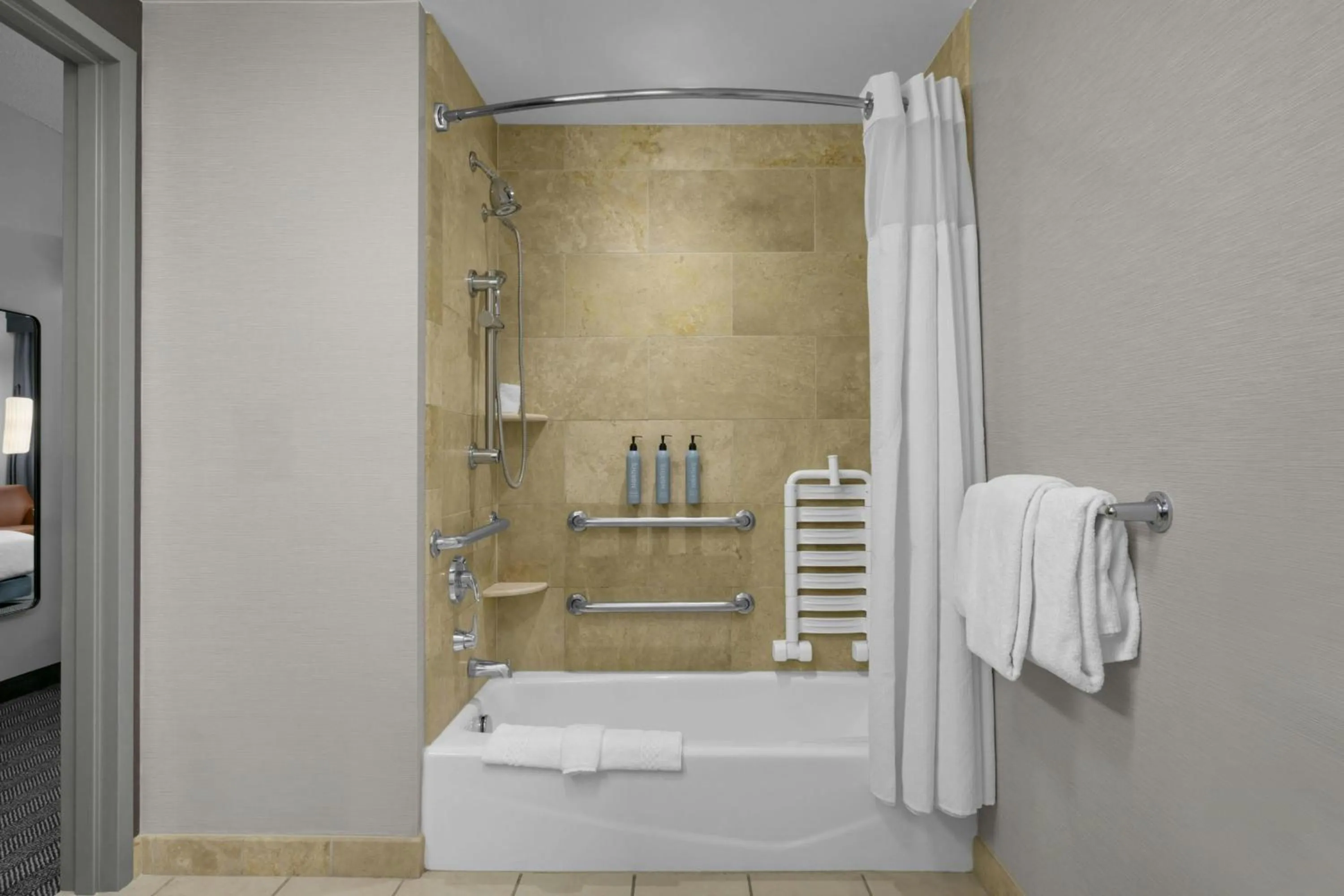 Bathroom in Courtyard Pittsburgh Settlers Ridge/Robinson Township