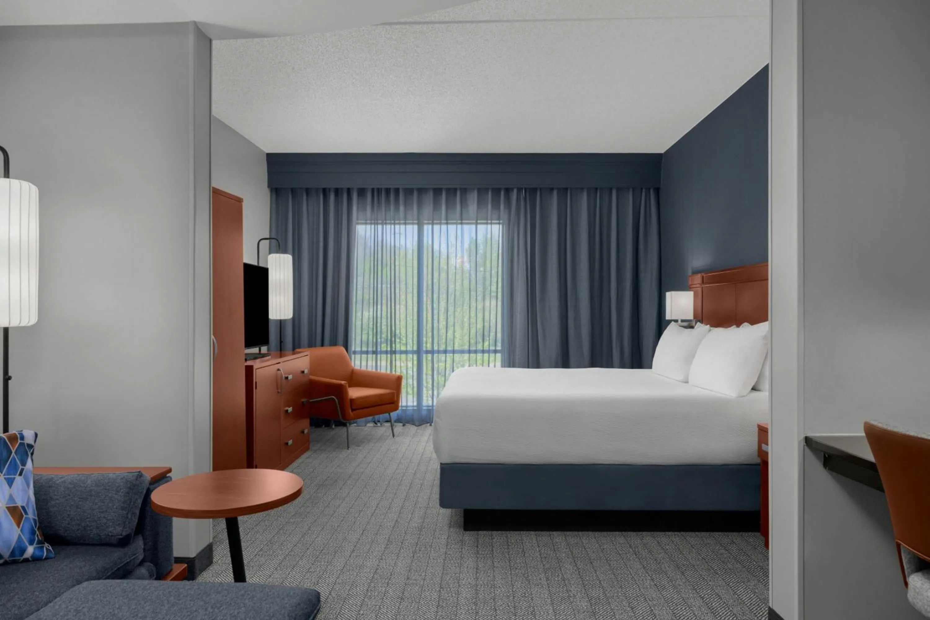 Photo of the whole room, Bed in Courtyard Pittsburgh Settlers Ridge/Robinson Township