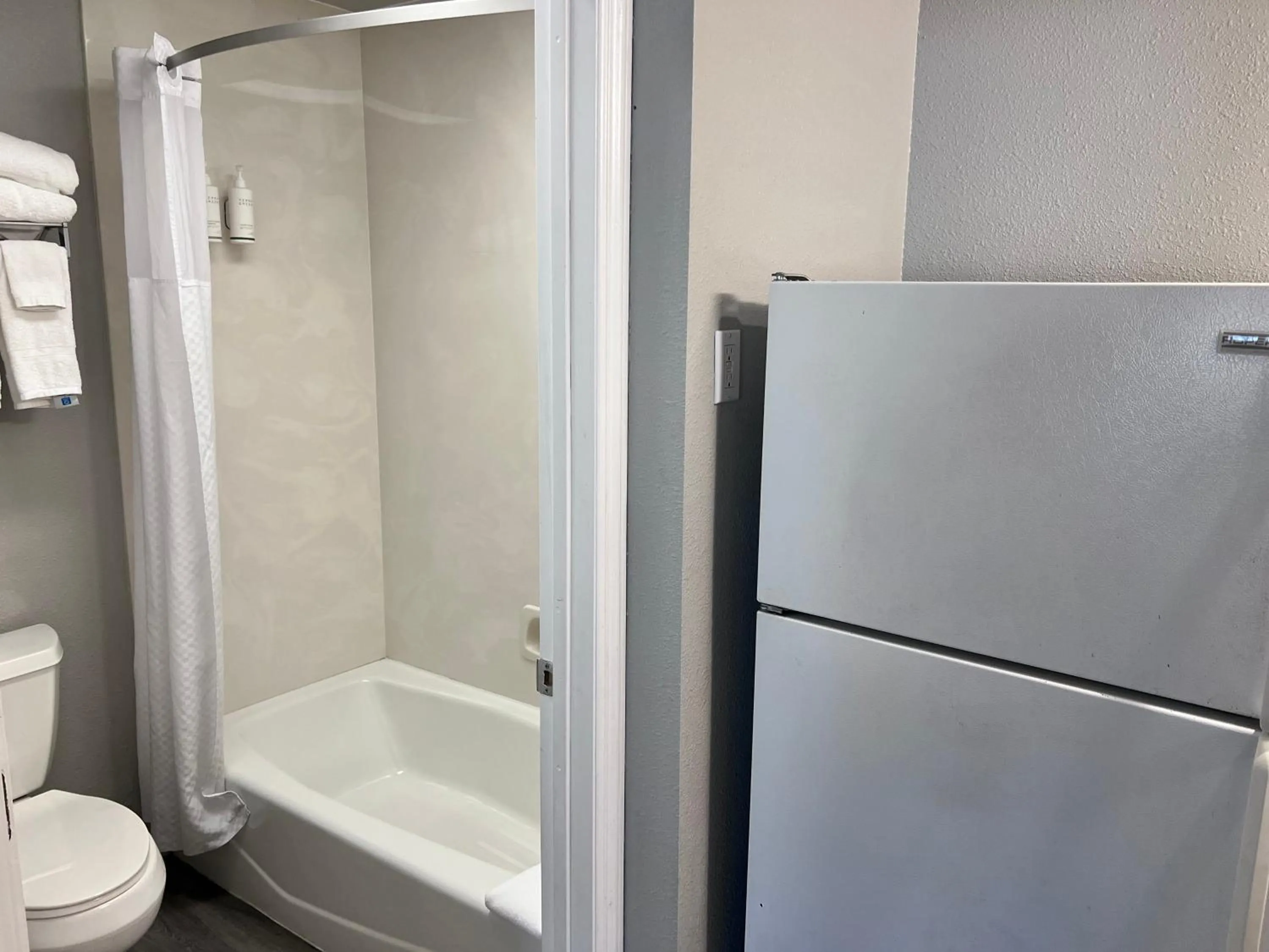 Bathroom in Travelodge by Wyndham Redding CA