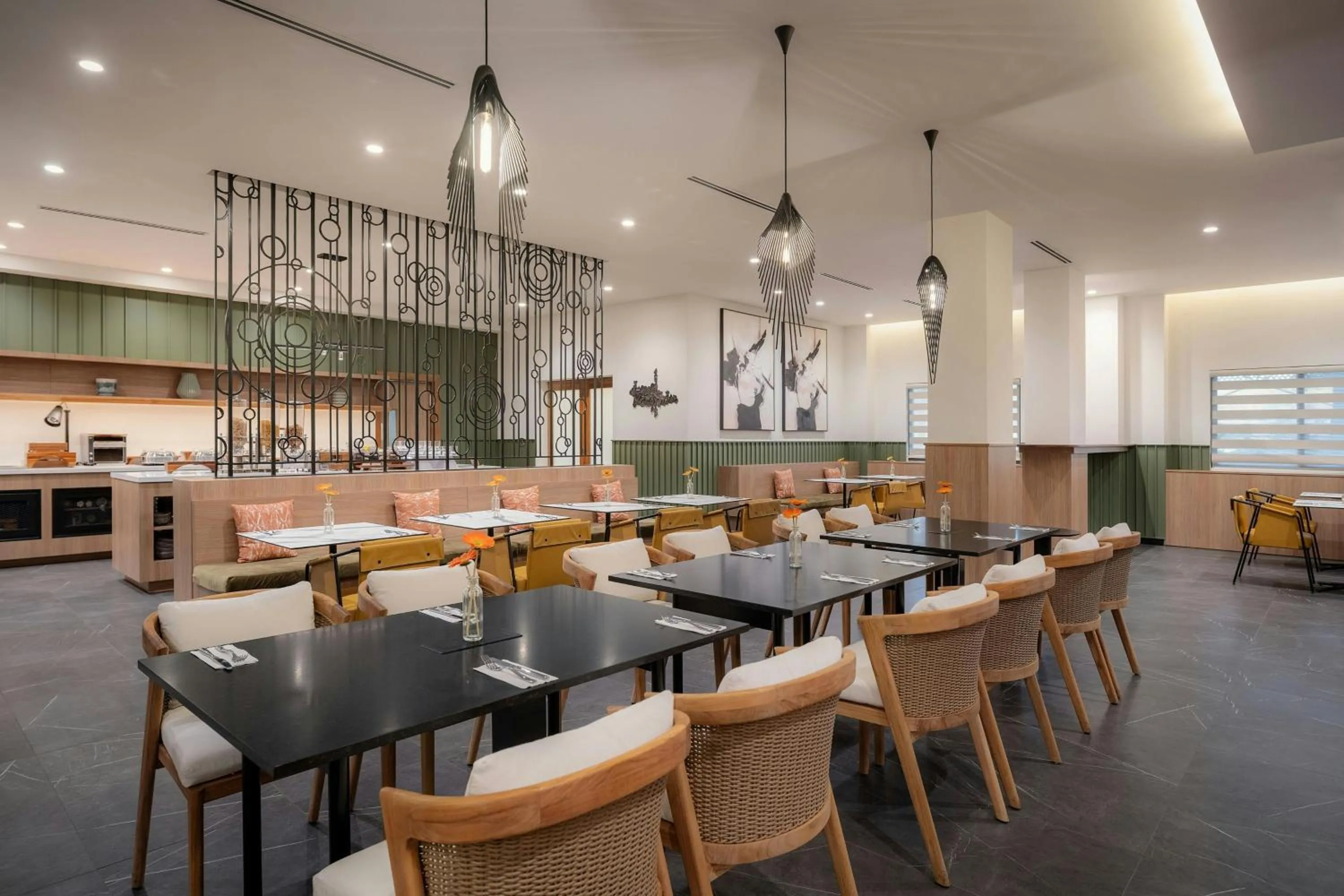 Lounge or bar in Courtyard by Marriott Port of Spain