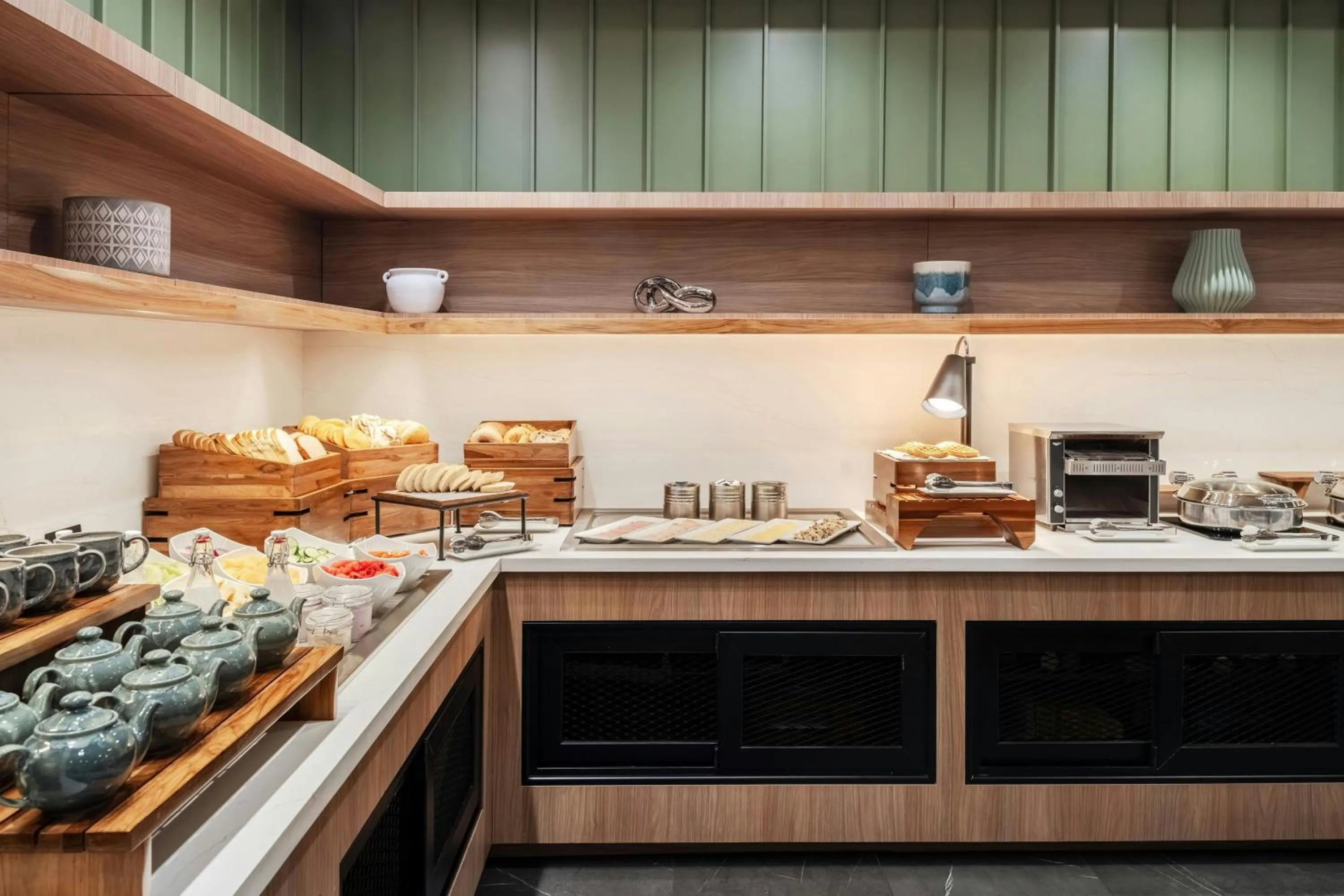 Restaurant/places to eat in Courtyard by Marriott Port of Spain