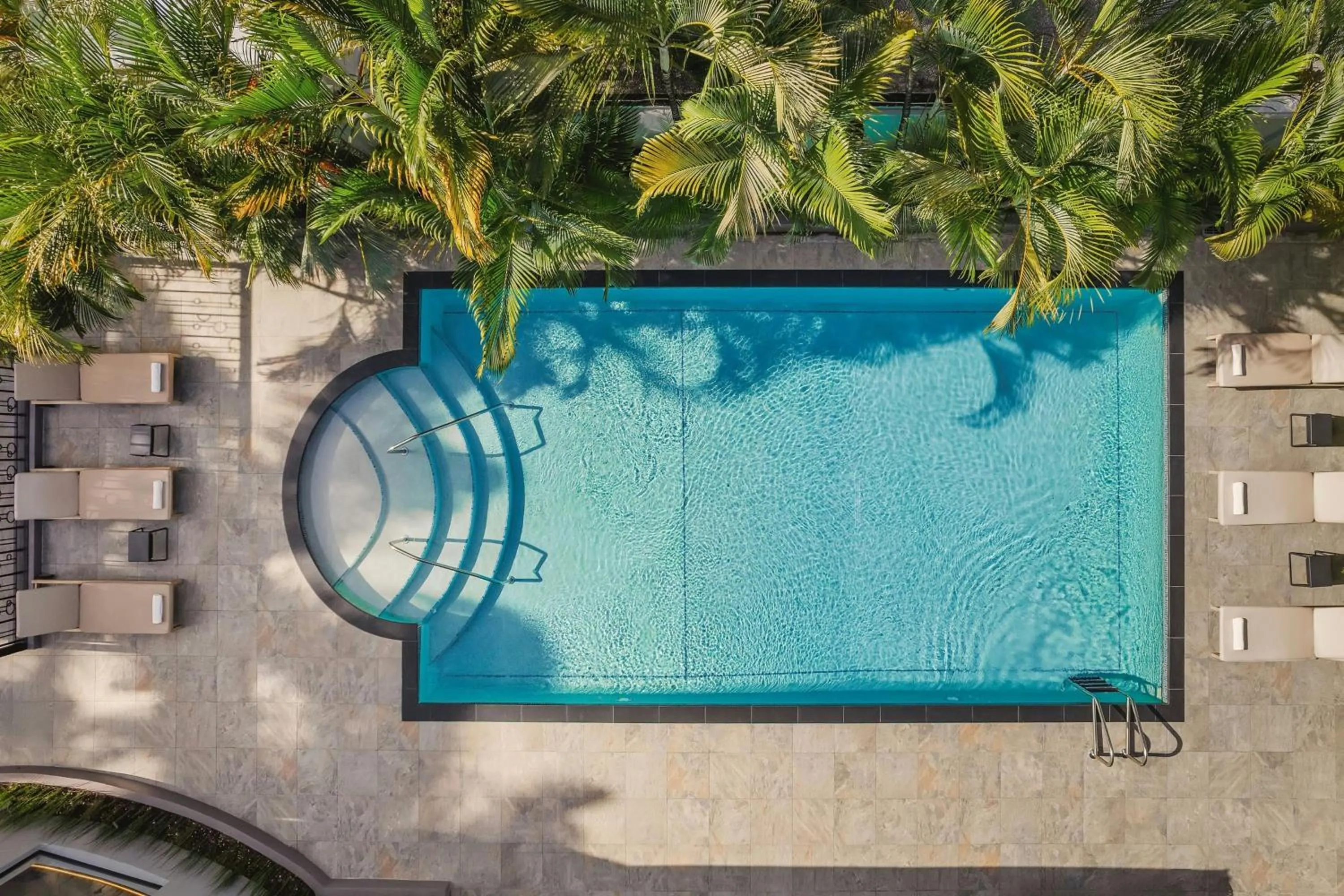 Swimming pool in Courtyard by Marriott Port of Spain