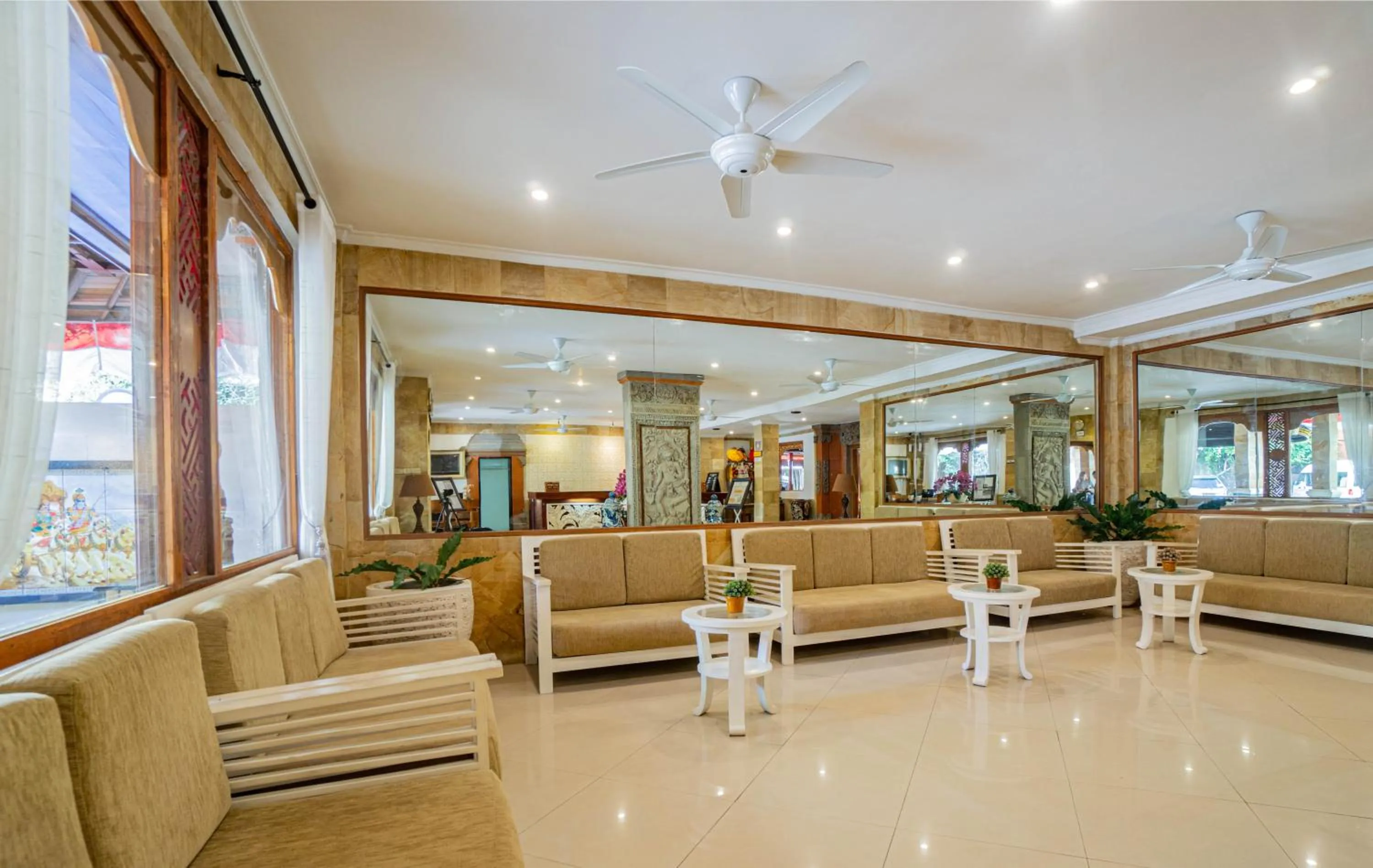 Lobby or reception in Wina Holiday Villa Kuta Bali