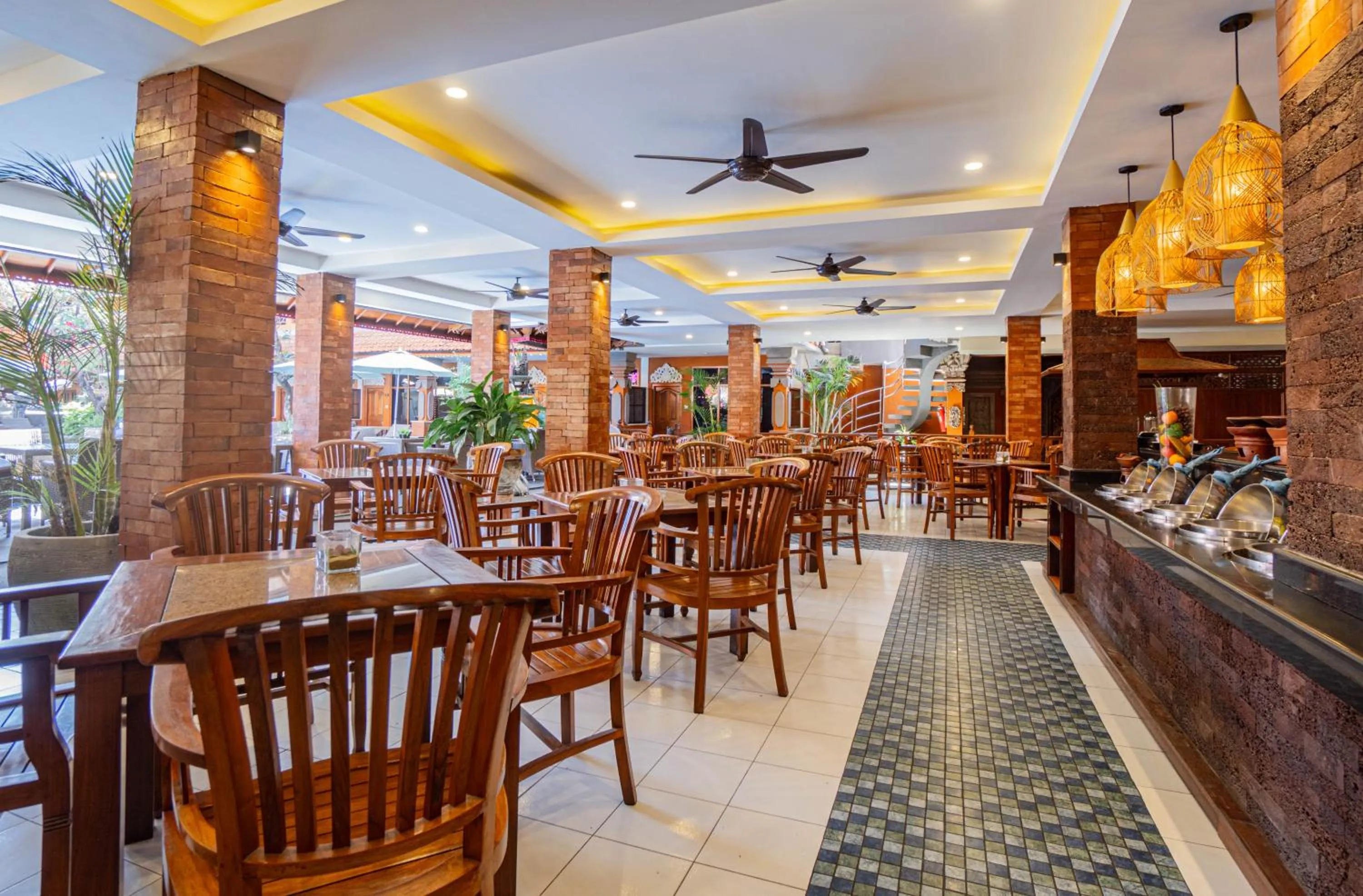 Restaurant/places to eat in Wina Holiday Villa Kuta Bali