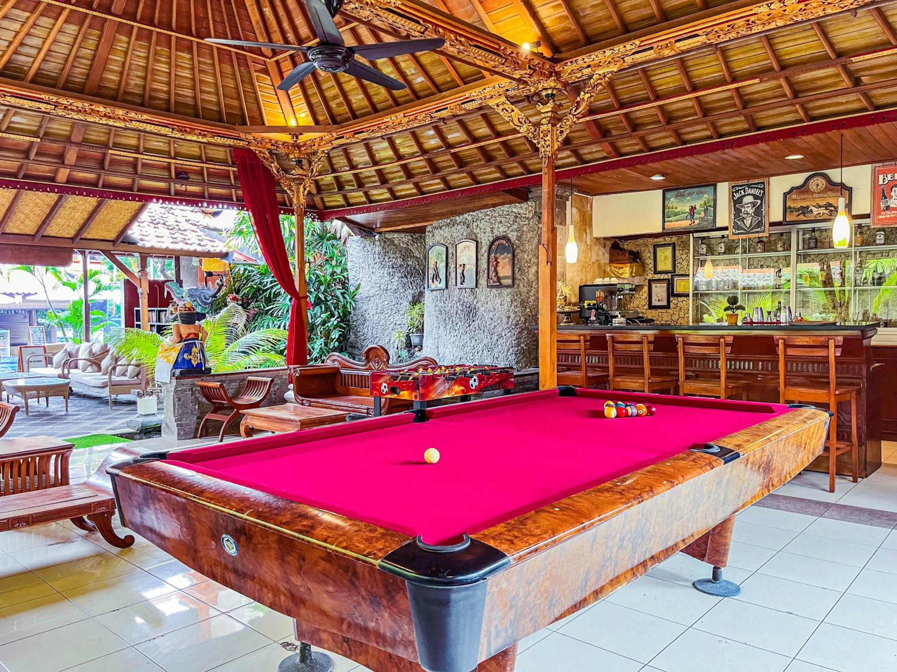 Lounge or bar in Wina Holiday Villa Kuta Bali
