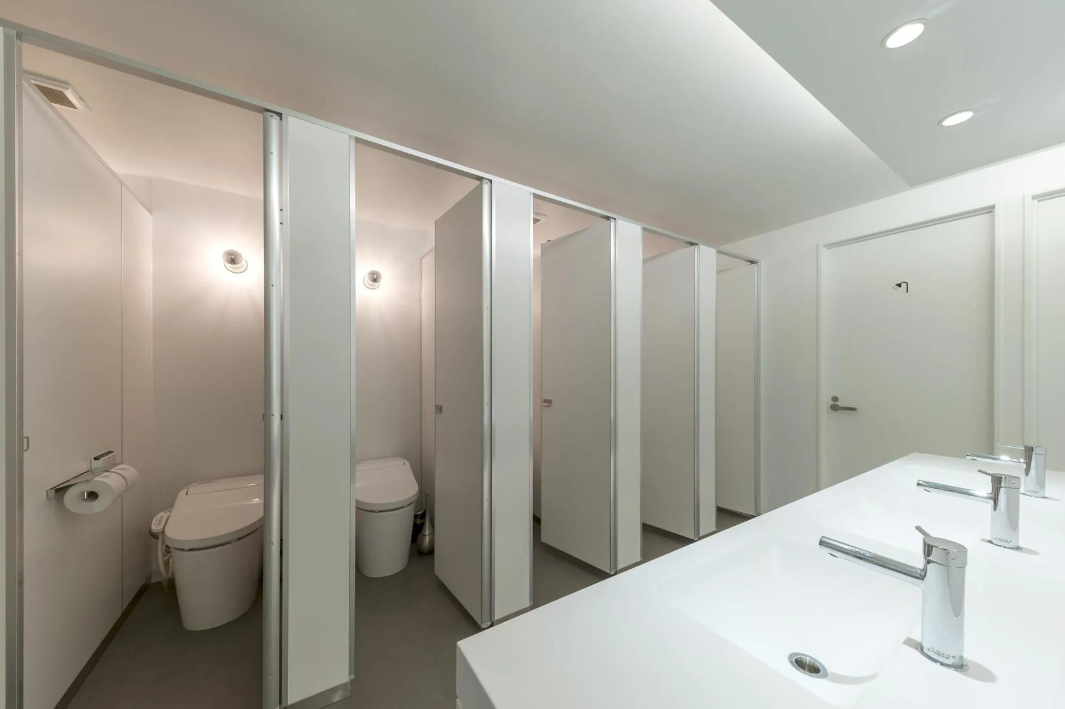 Toilet in &AND HOSTEL AKIHABARA